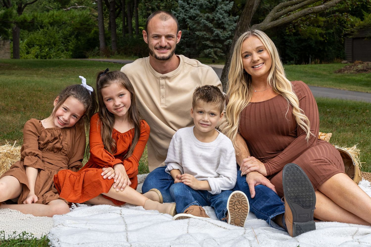 Central Iowa Photographer | Des Moines IA Family Photographer | Iowa Portrait Photographer | DSM IA Couples Photographer