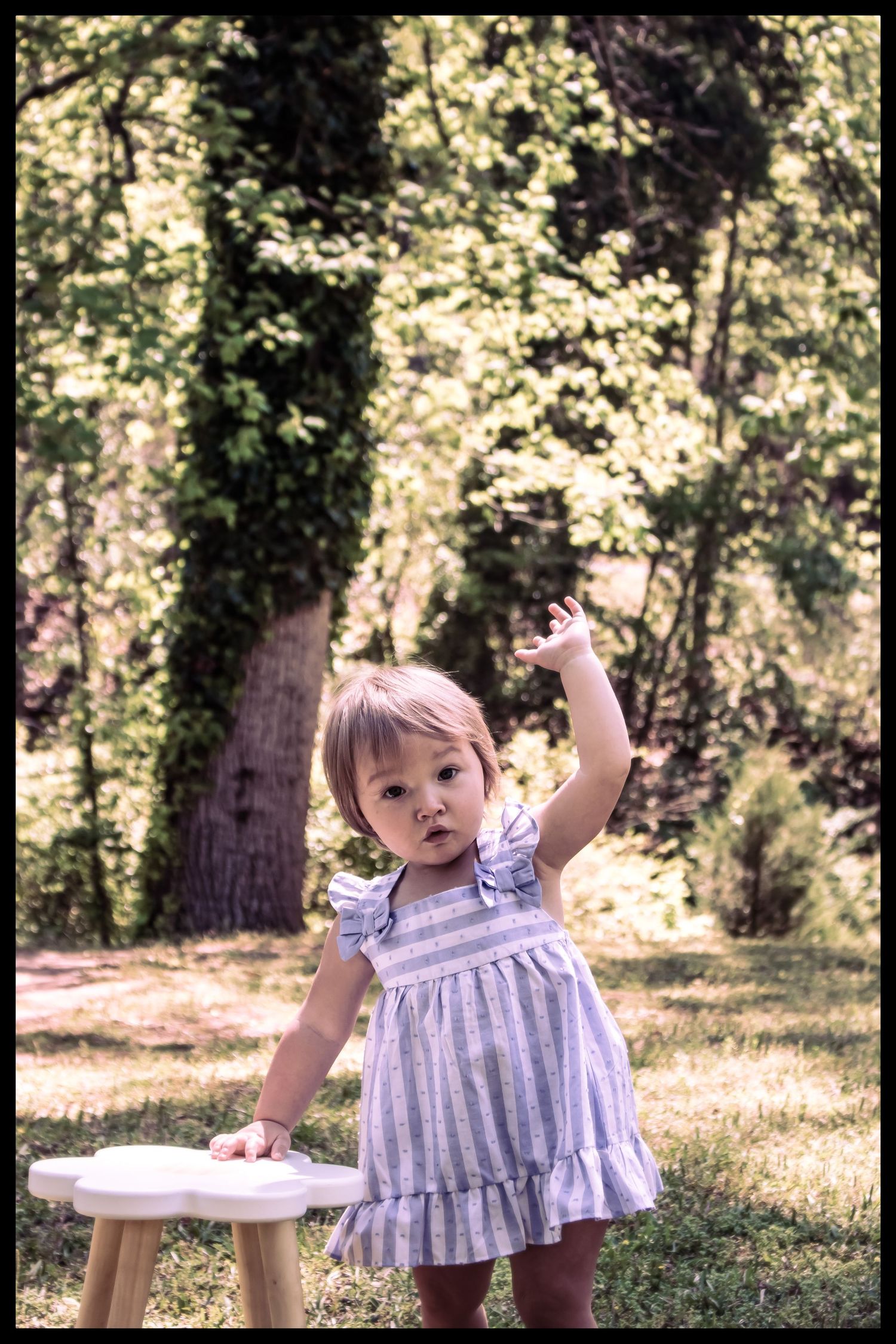 baby waving