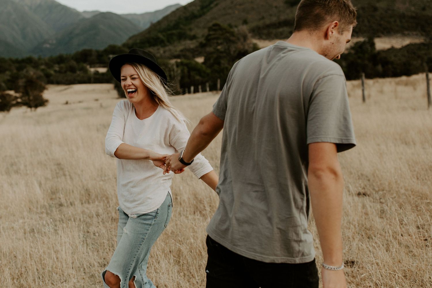 Adventurous couple photography in Nelson, New Zealand.