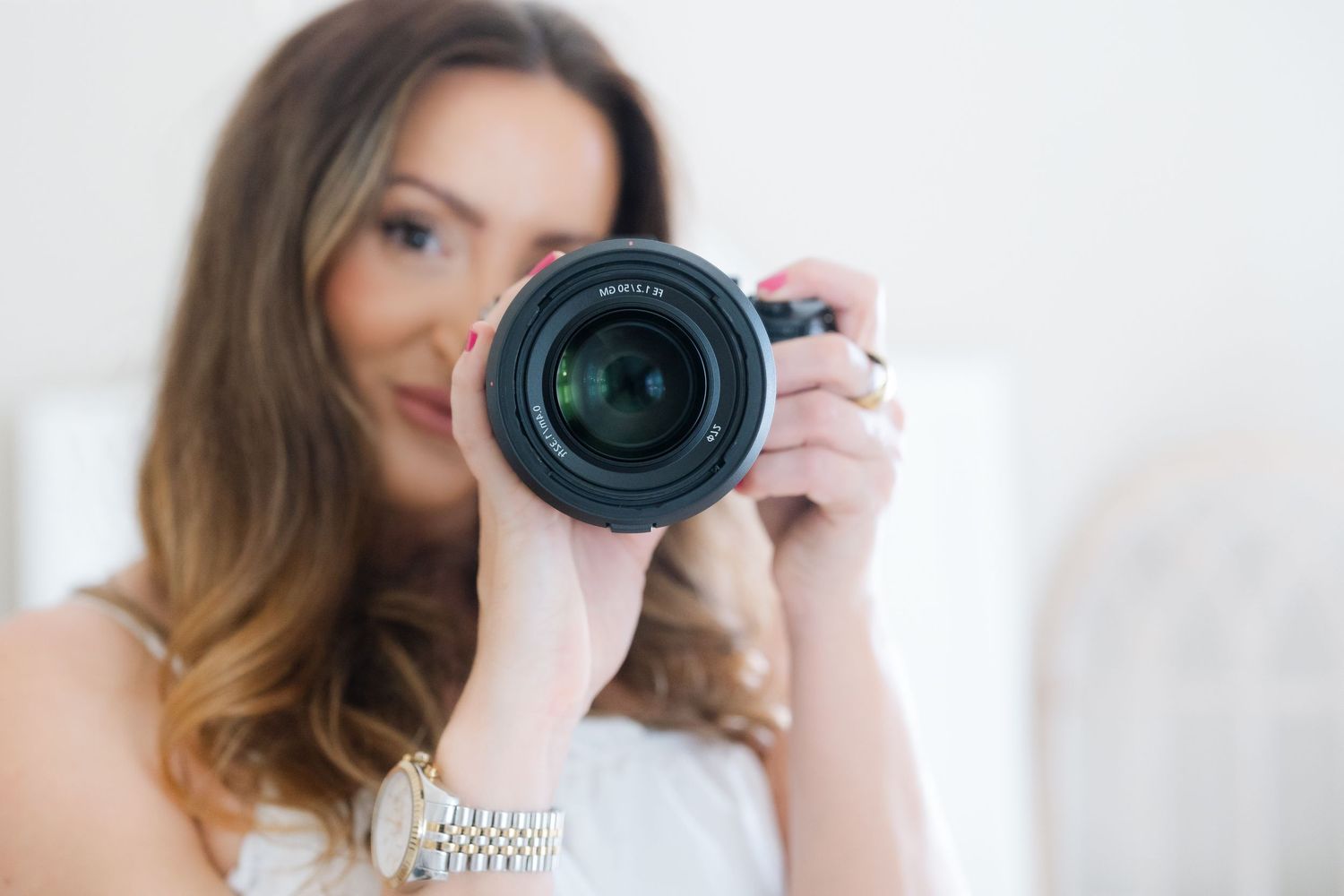 motherhood photographer in the Tampa Bay Area serving moms in maternity newborn and family sessions