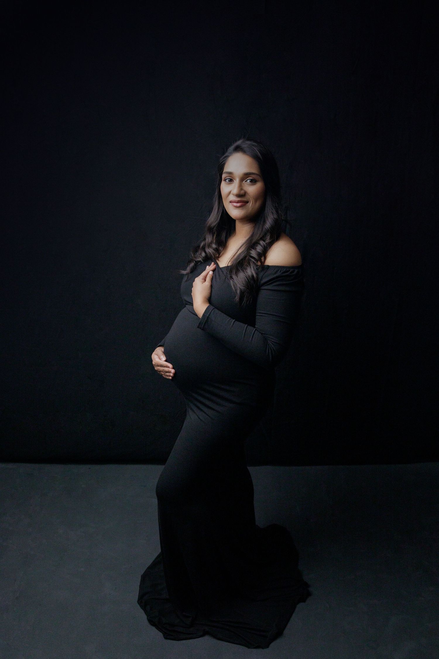 NISA MOMIN PHOTOGRAPHY | Maternity Gallery