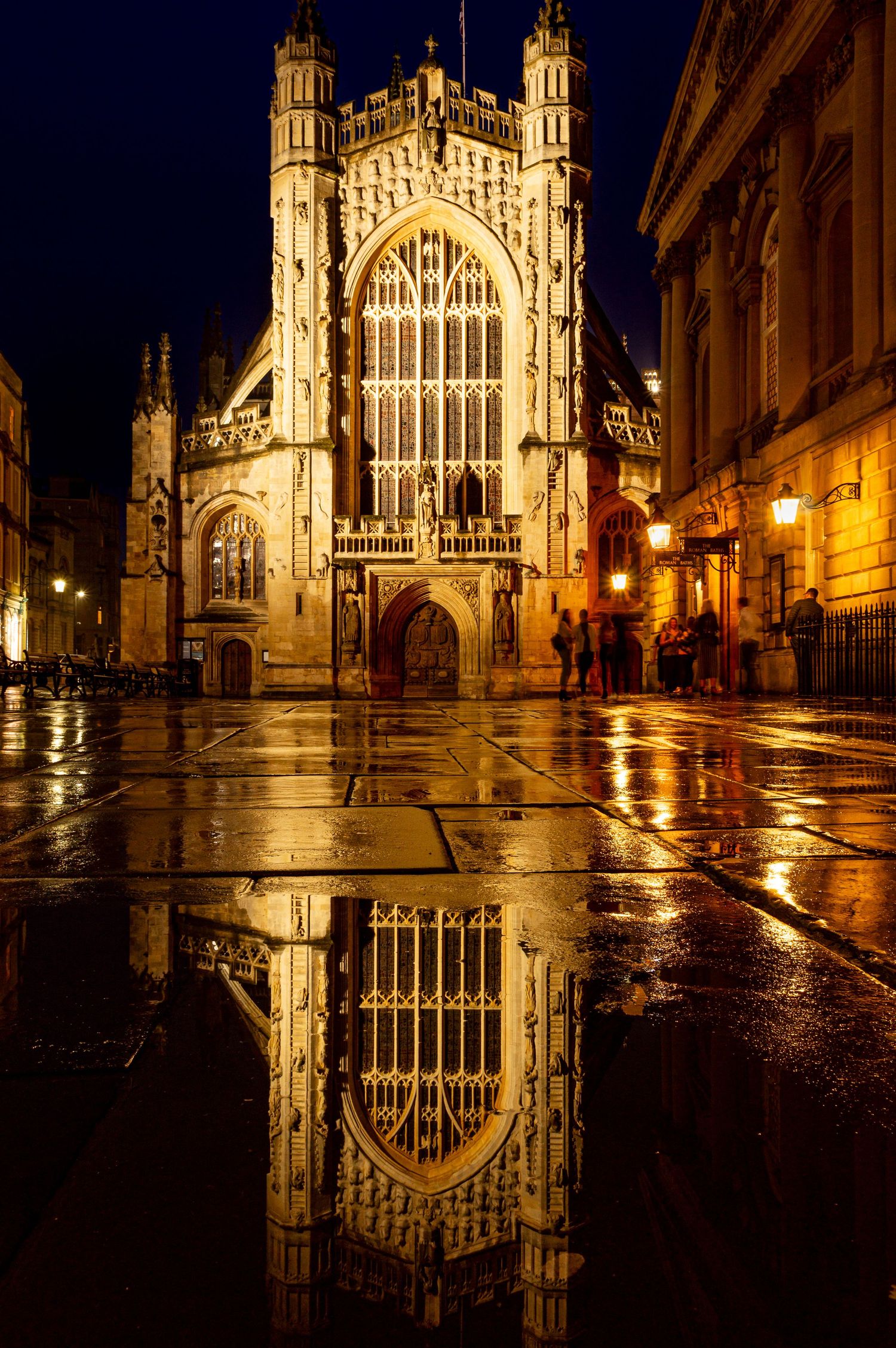 Bath Abby, Night time