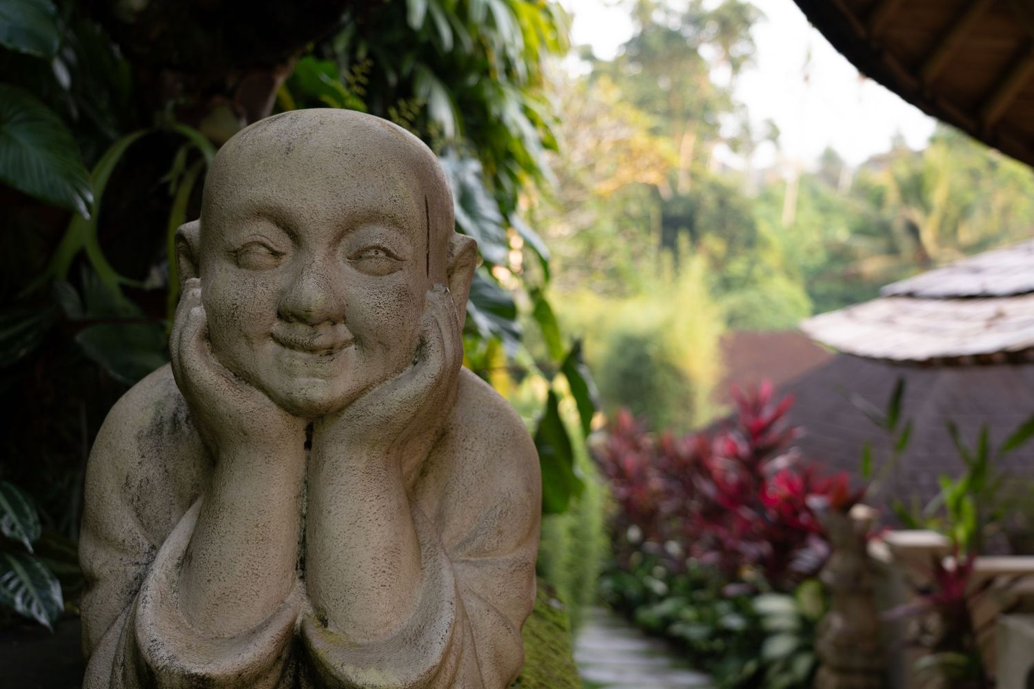 Smiling Buddha statue