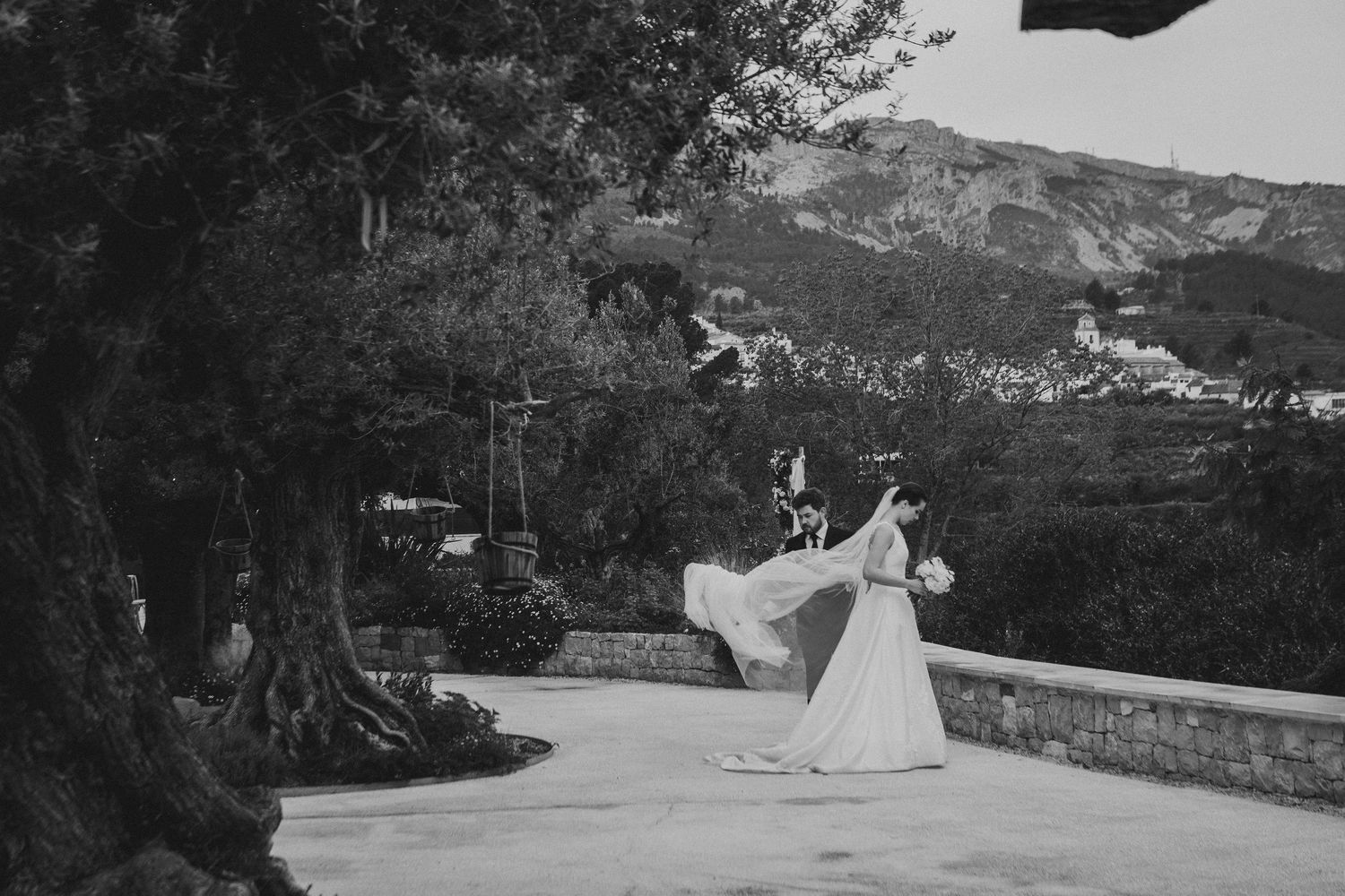 Boda destino en España, Oksana y Ricardo - LEAL.