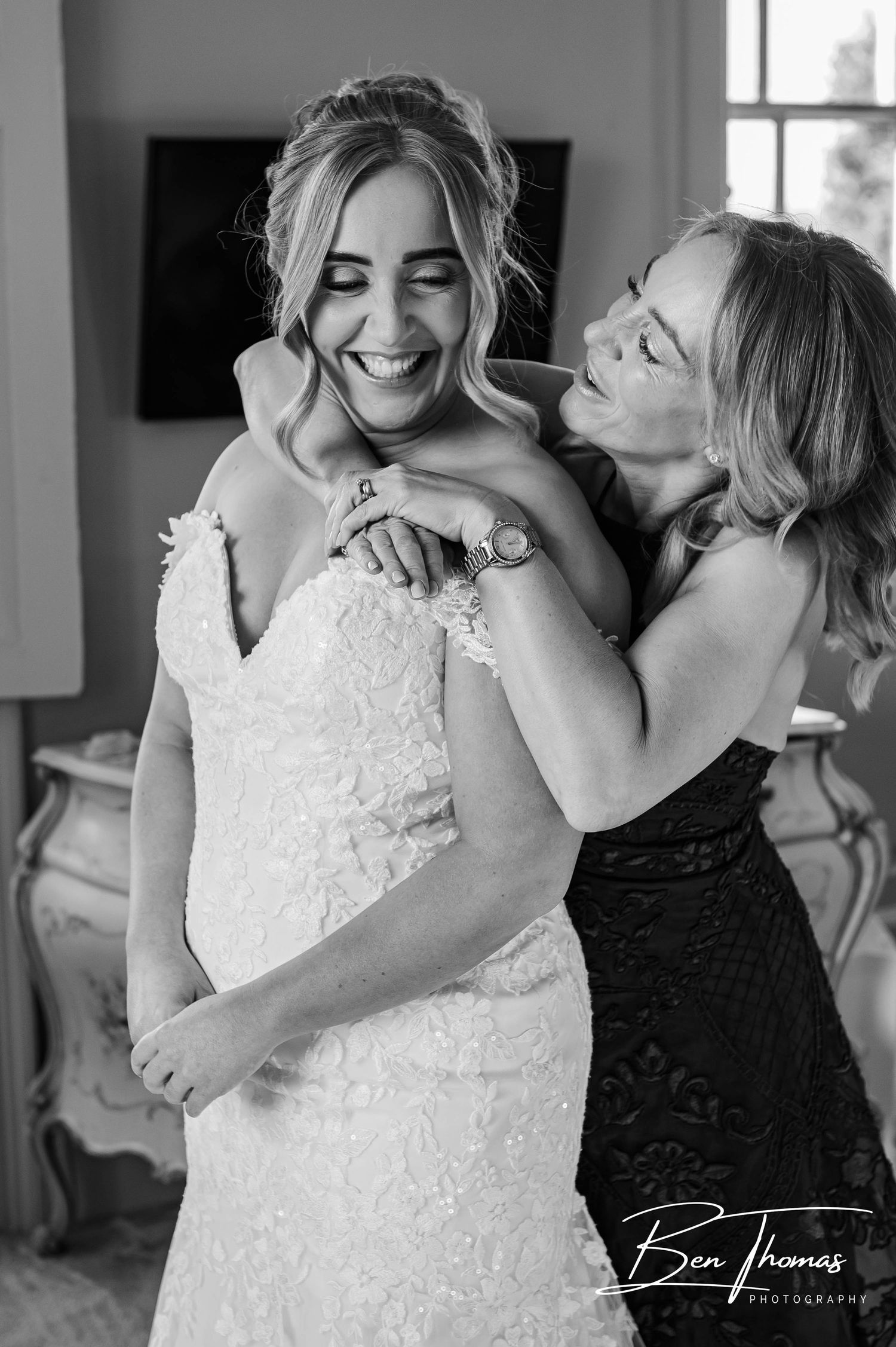 natural wedding photographer newton hall