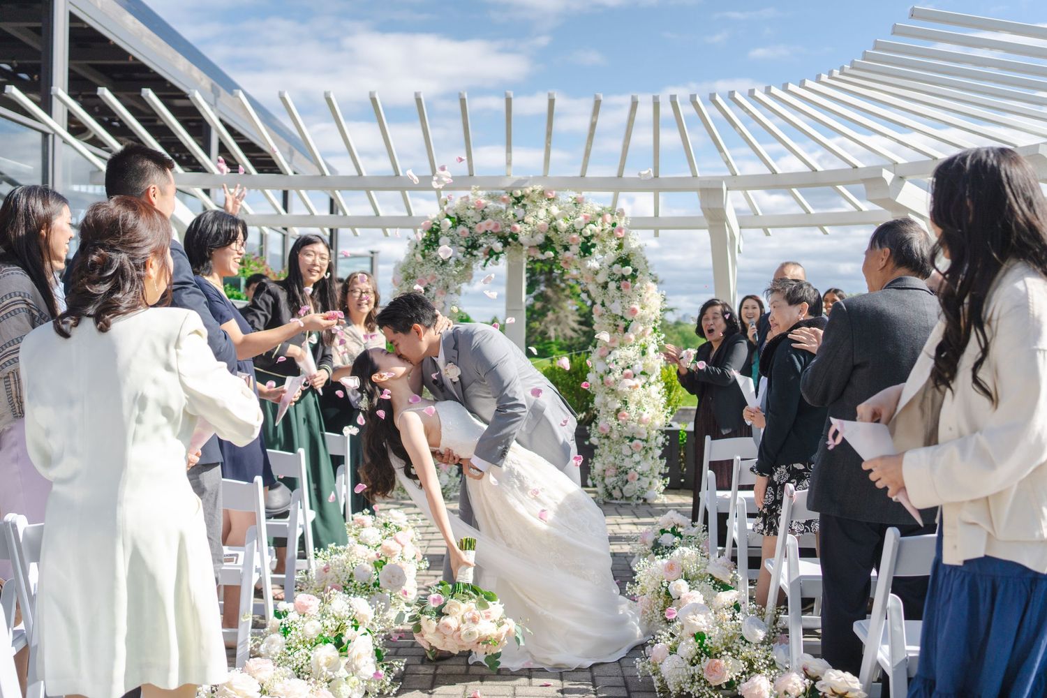 Outdoor wedding, Angus Glen Golf Club, Chinese wedding, wedding exit, first kiss, flower throw
