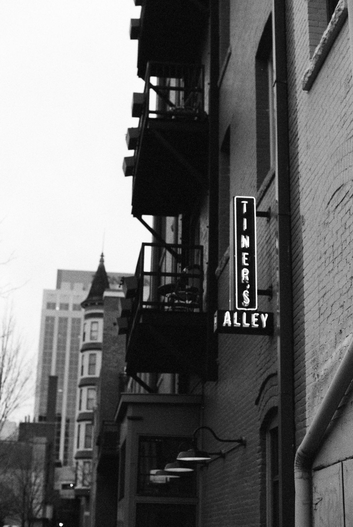 Tiner Alley Boise Idaho  tmax 3200 black and white film