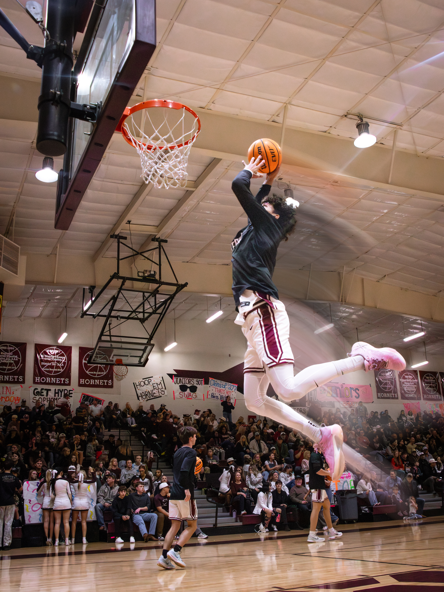 A photo made by Shotz.By.Jah of a basketball player dunking