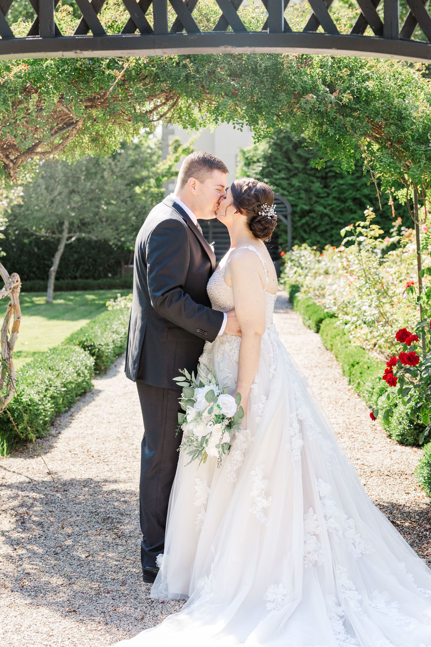 Rose Garden Wedding Photo taken by Donahue Digital at The Rotch-Jones_Duff House in Massachusetts.