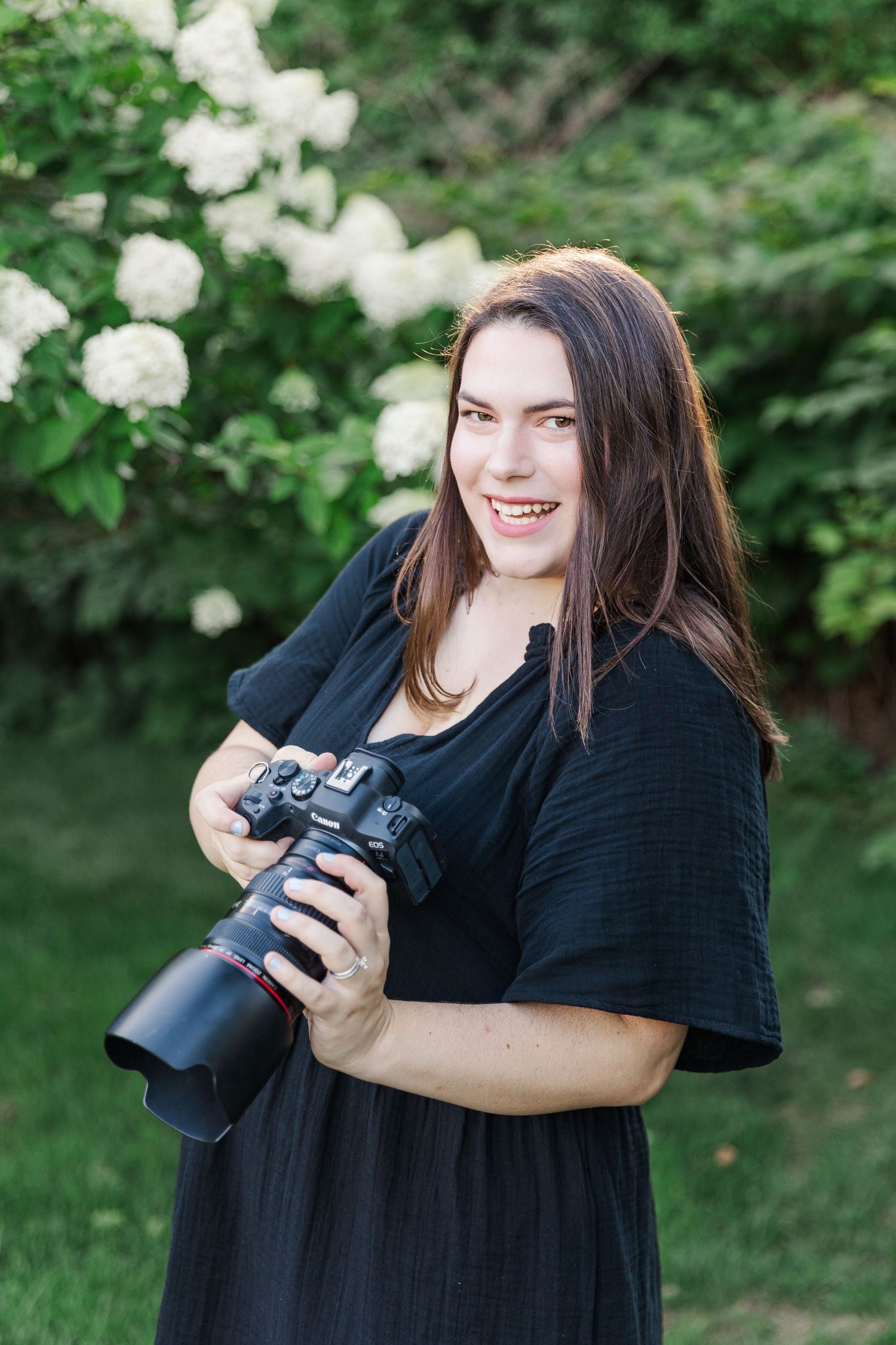 This is Faith Donahue, Wedding Photographer and Creator of Donahue Digital Photography. Faith Captures Weddings & Portraits in Massachusetts