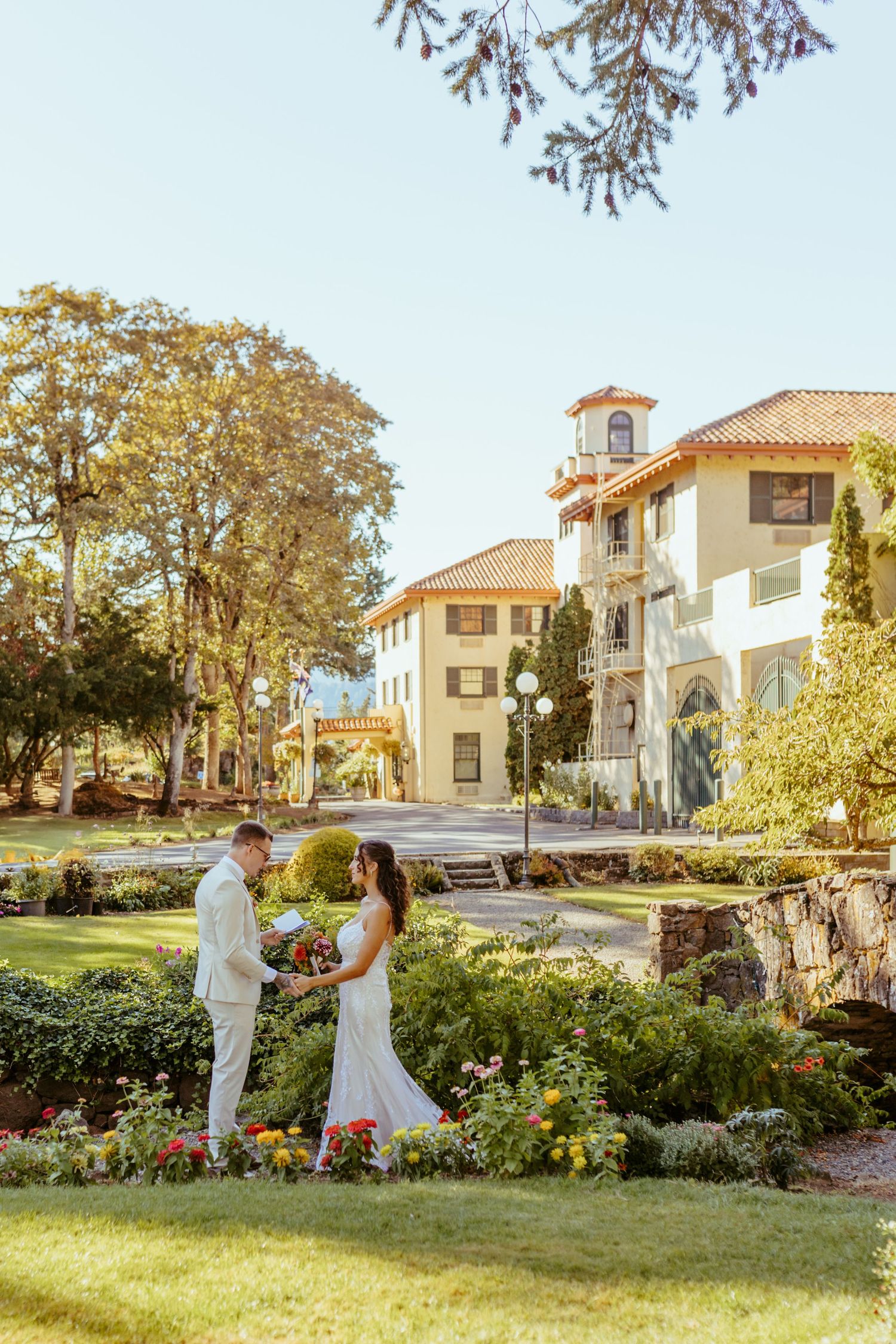 Columbia River Gorge Hotel Wedding | Columbia River Gorge Wedding Photographer | Corvallis Oregon Wedding Photographer | Wedding Photography