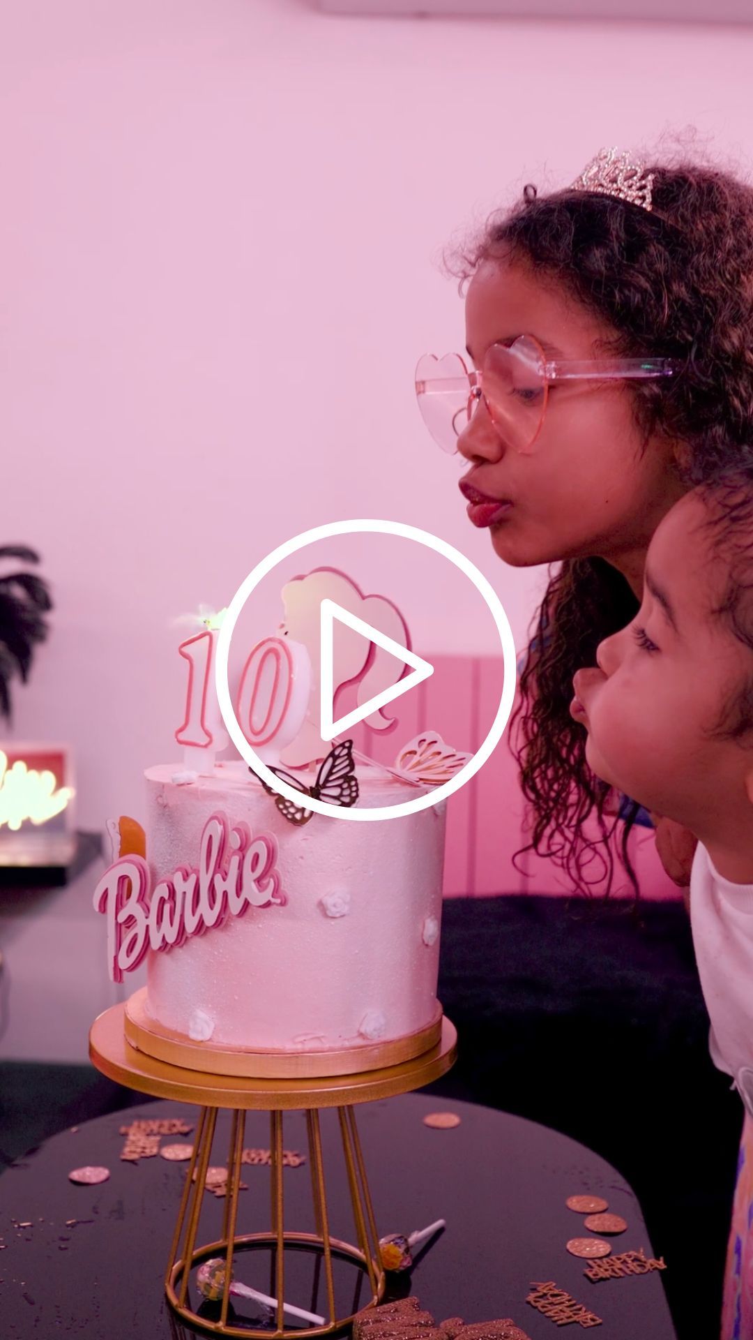 Vidéo d’anniversaire. Image illustrant une prestation vidéo pour les 10 ans d’un enfant, capturant les moments forts d’un événement familial