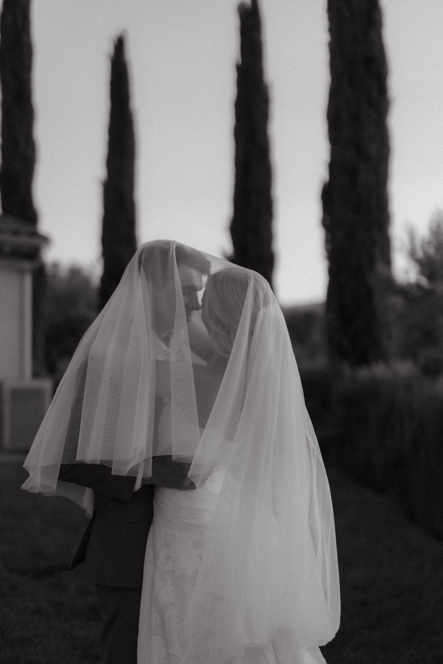 BC-based destination wedding & elopement photographer and videographer, Villa de Lucca California, wine country