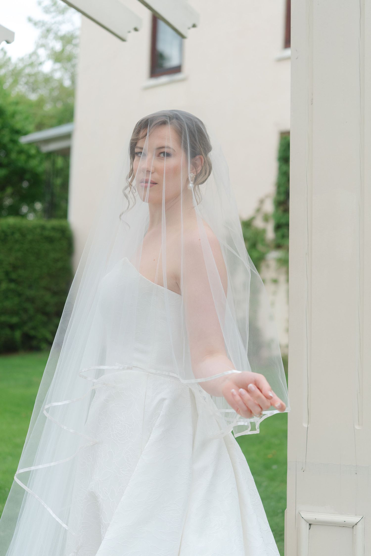 Editorial style bridal portrait captured in Montreal with true color editing.