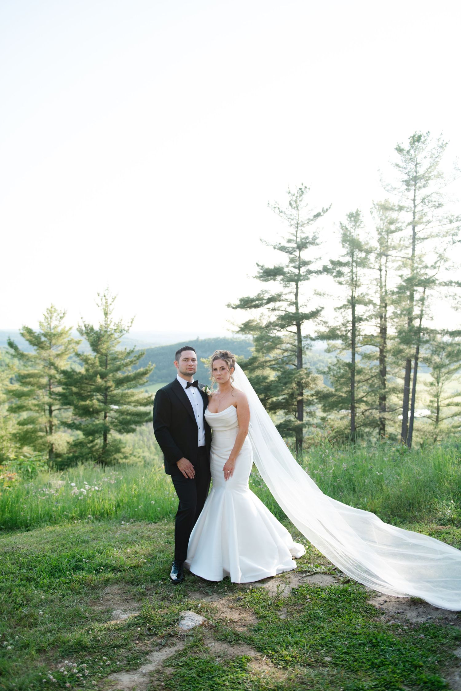 A modern romantic couple at sunset at Le Belvedere in Wakefield, captured by Veronique Jones with a refined, editorial eye.