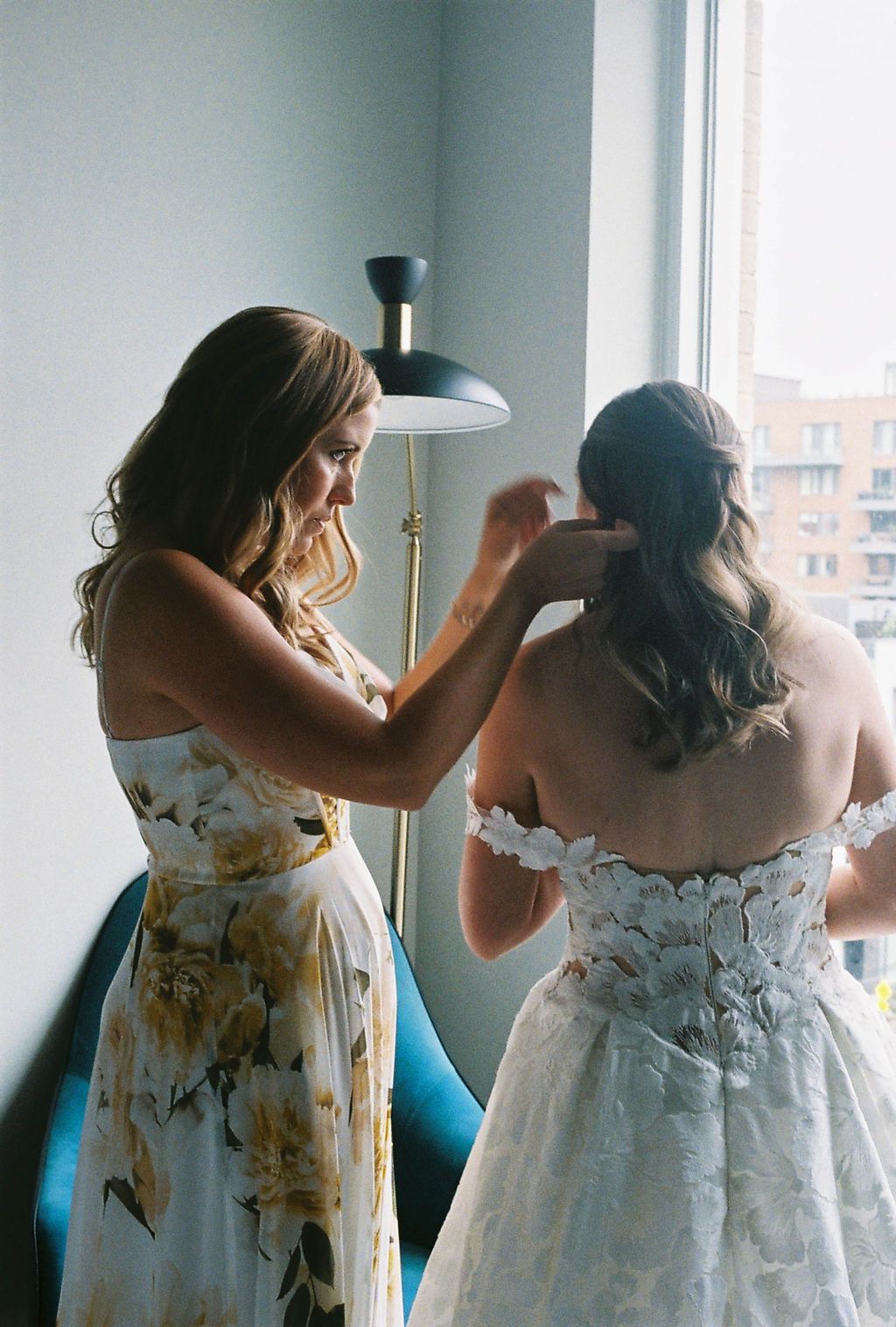 Bridal portrait 35mm film photography, reflecting the authentic and timeless style of Veronique Jones.