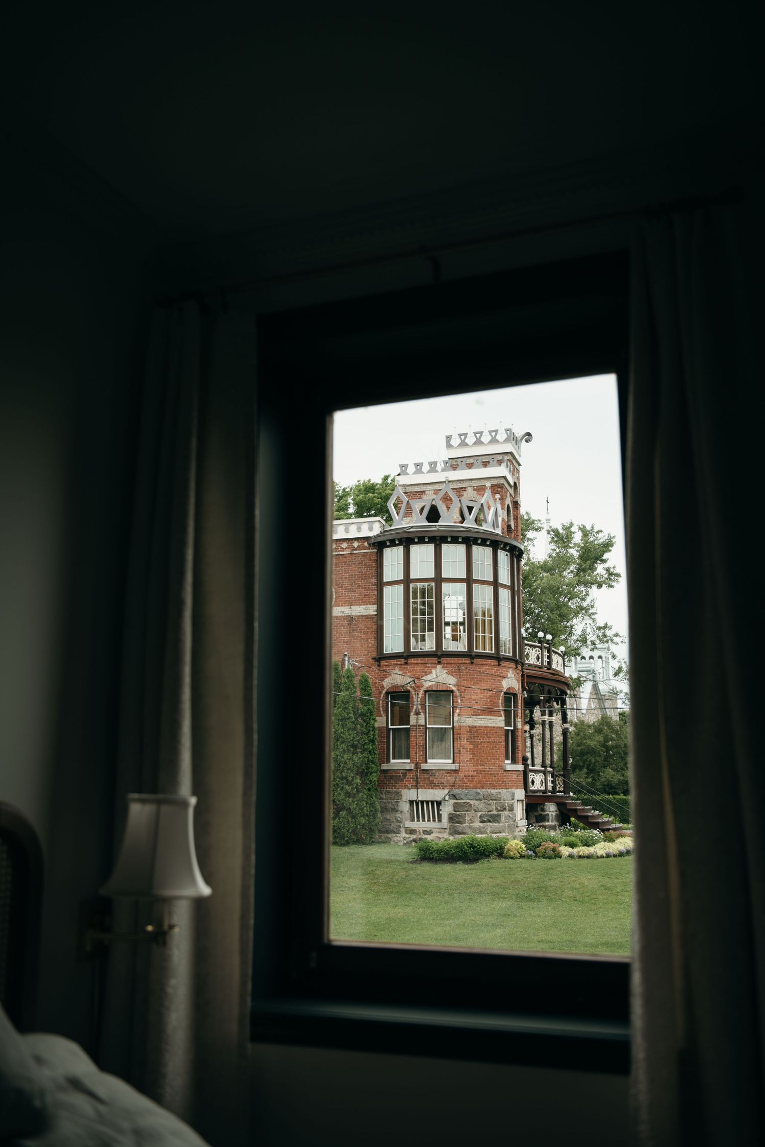 View from a private house of le Chateau Saint-Antoine, by Veronique Jones, Montreal wedding photographer