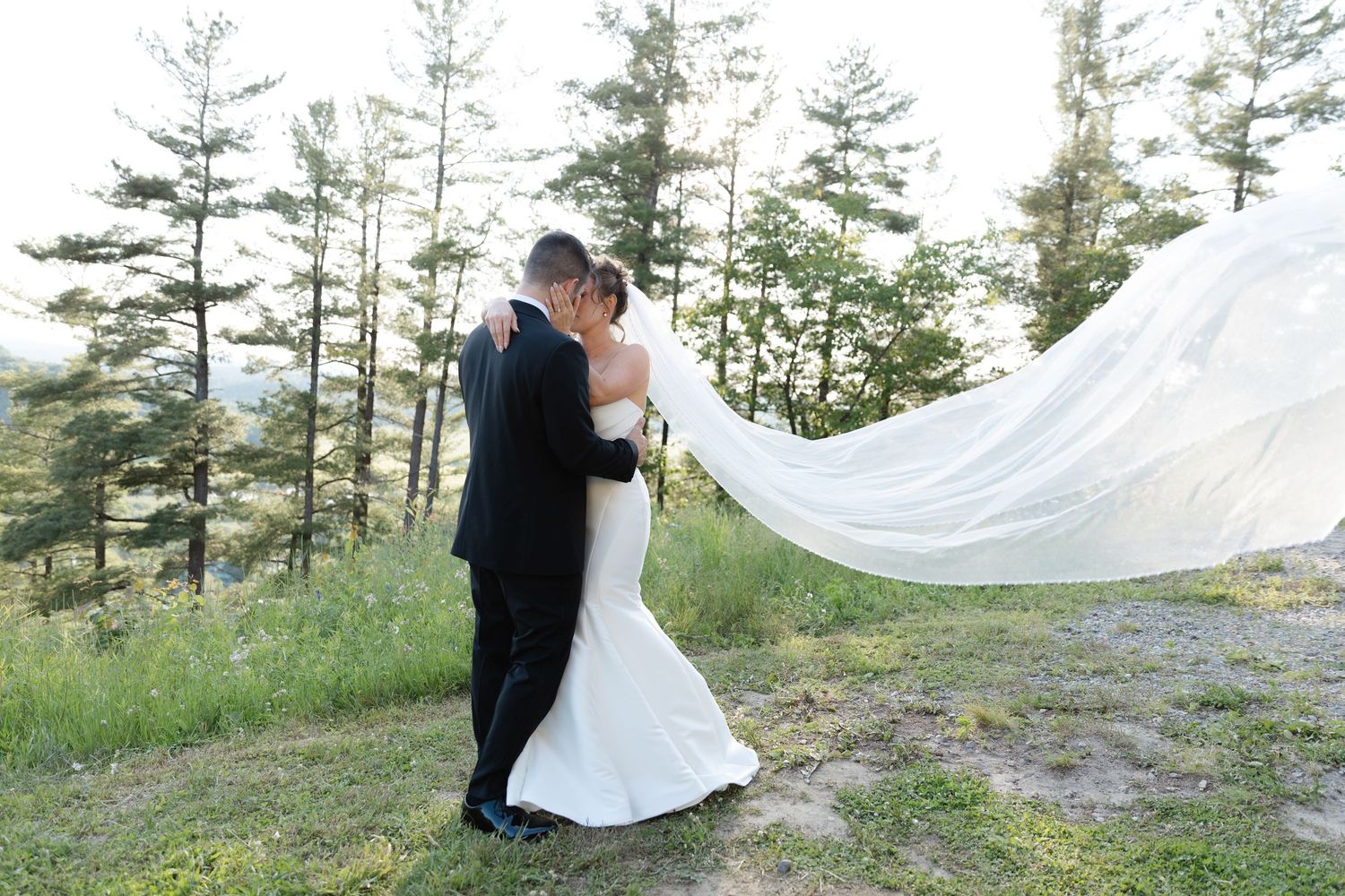 Modern couple in Wakefield, captured with refined elegance by Veronique Jones. A bespoke blend of documentary and editorial style.