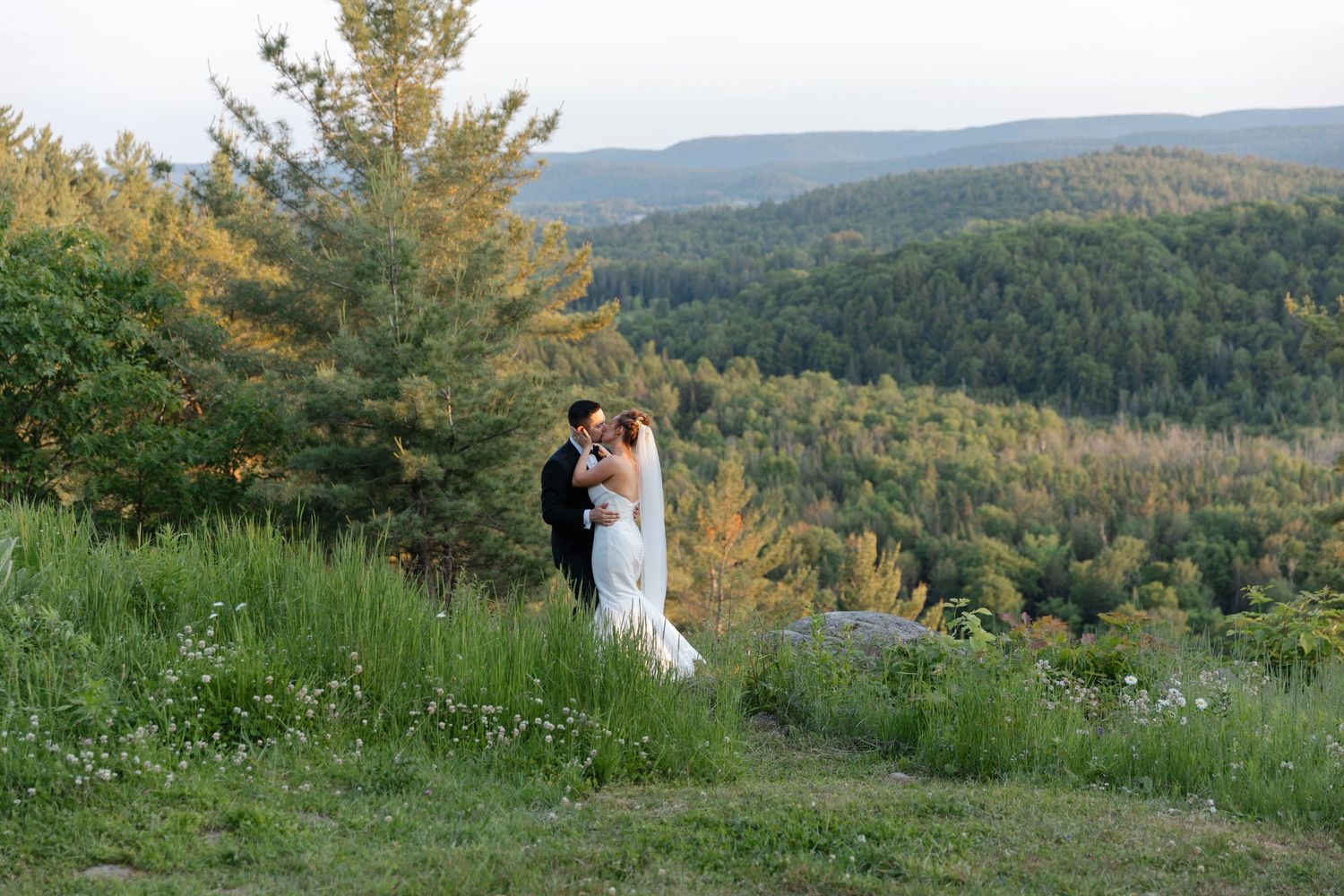 editorial shot of newlyweds, True Tone editing by Veronique Jones, Montreal wedding photographer