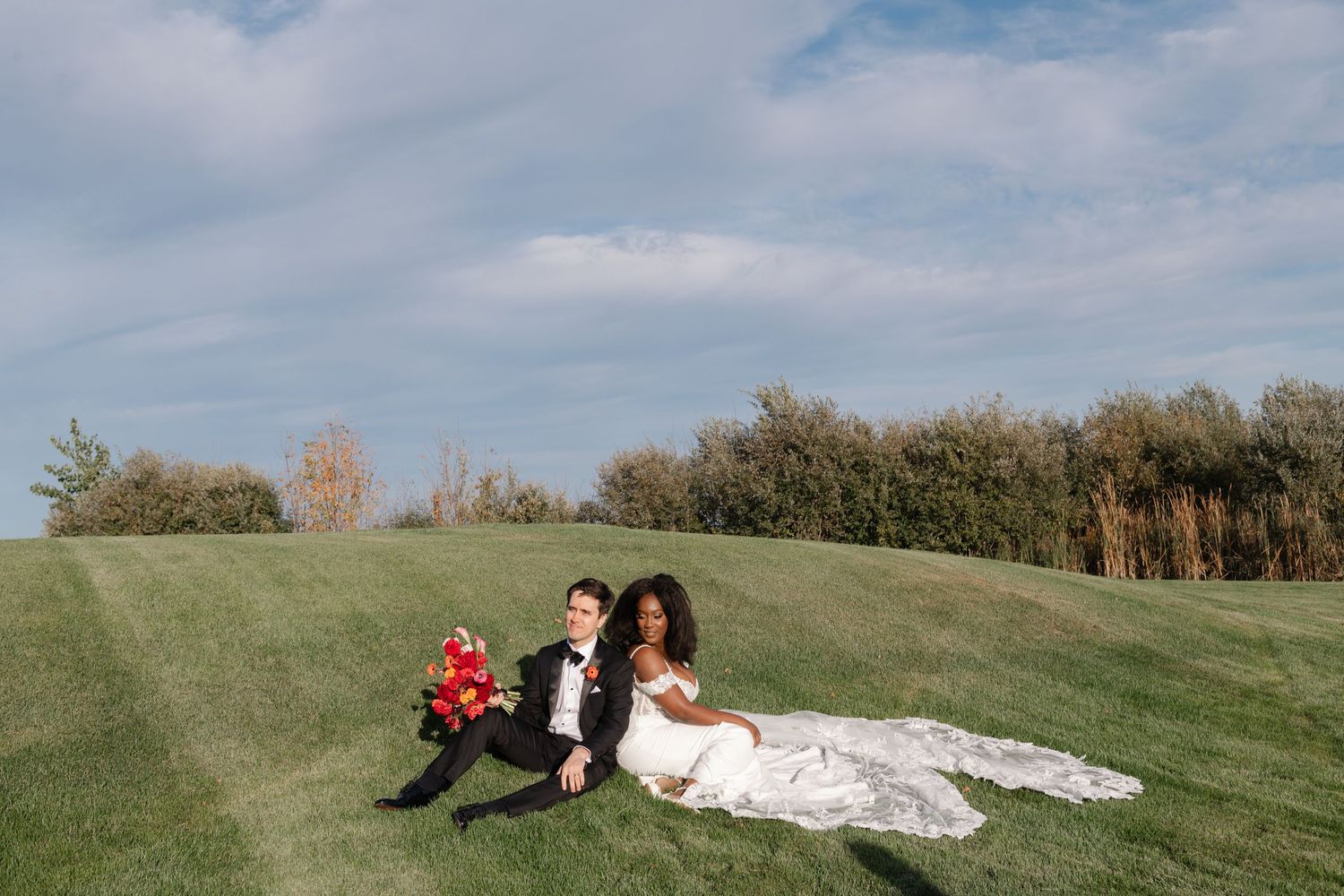 Modern couple in Ottawa at Aquatopia, captured with refined elegance by Veronique Jones. A bespoke blend of documentary and editorial style.