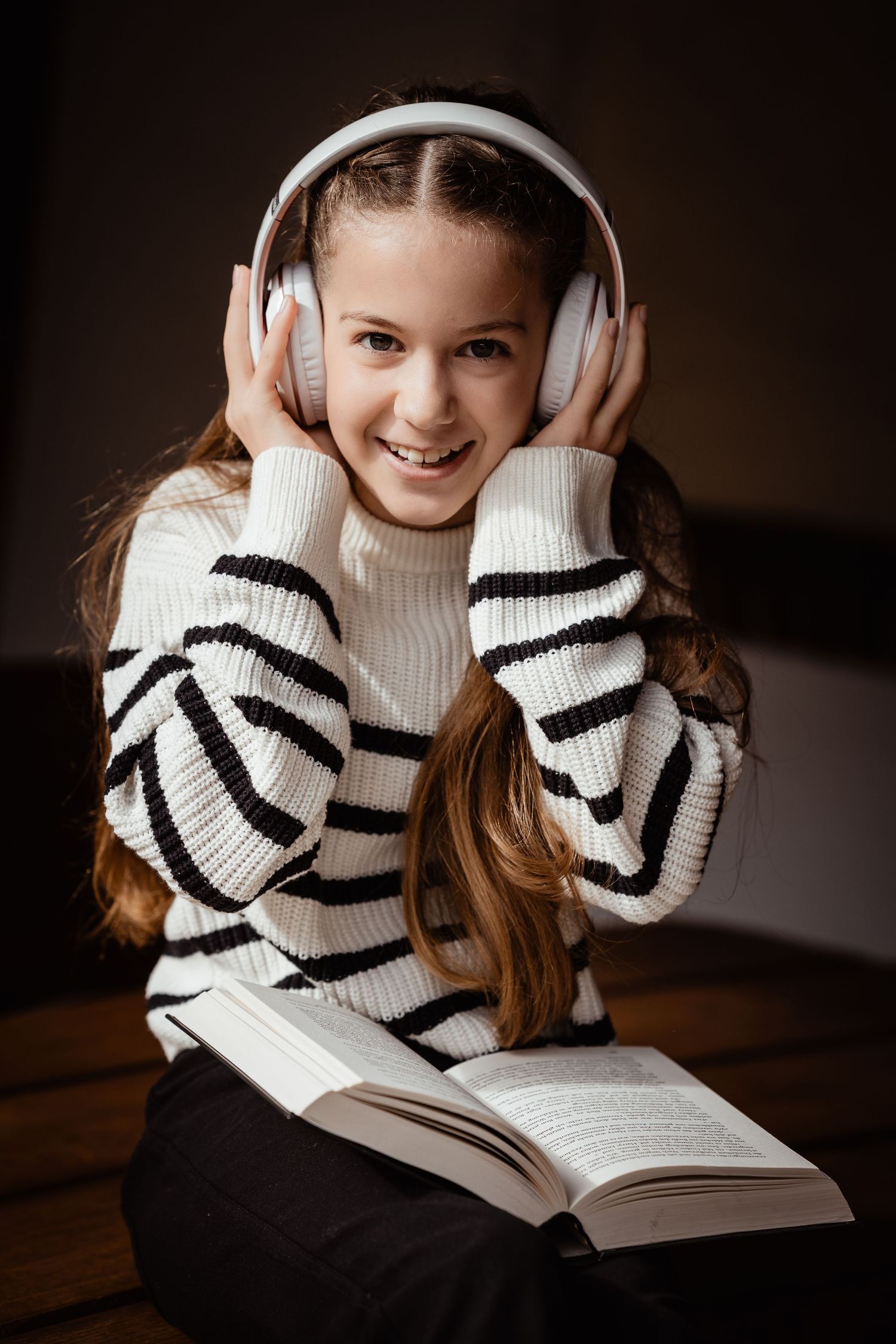 Teenager Mädchen mit Kopfhörern, fotografiert von Fotografin Christina Förster, Fotograf Bochum, Witten, Hattingen, NRW