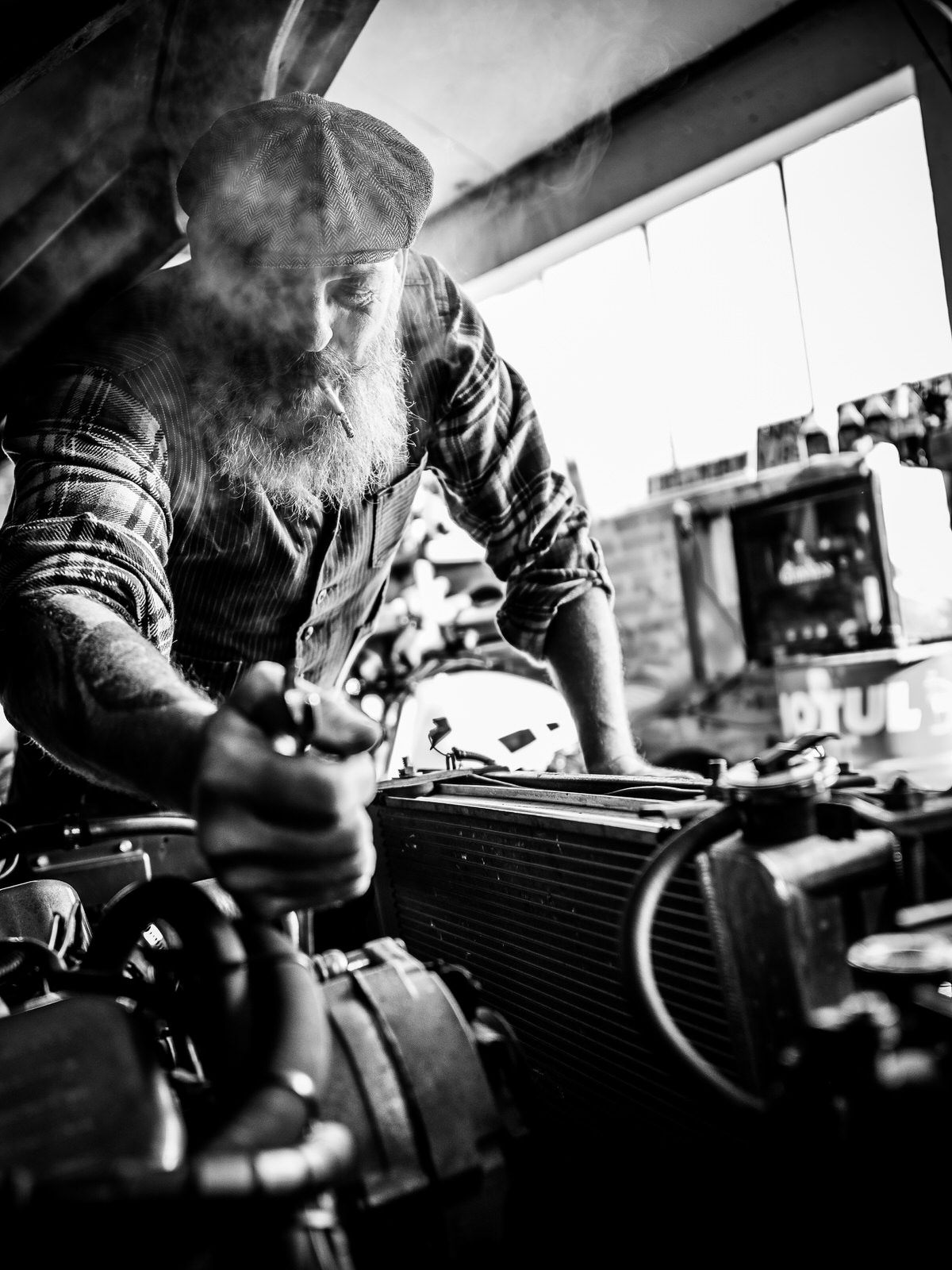Personality Portrait eines KFZ-Mechanikers, fotografiert von Fotografin Christina Förster, Fotograf Bochum, NRW