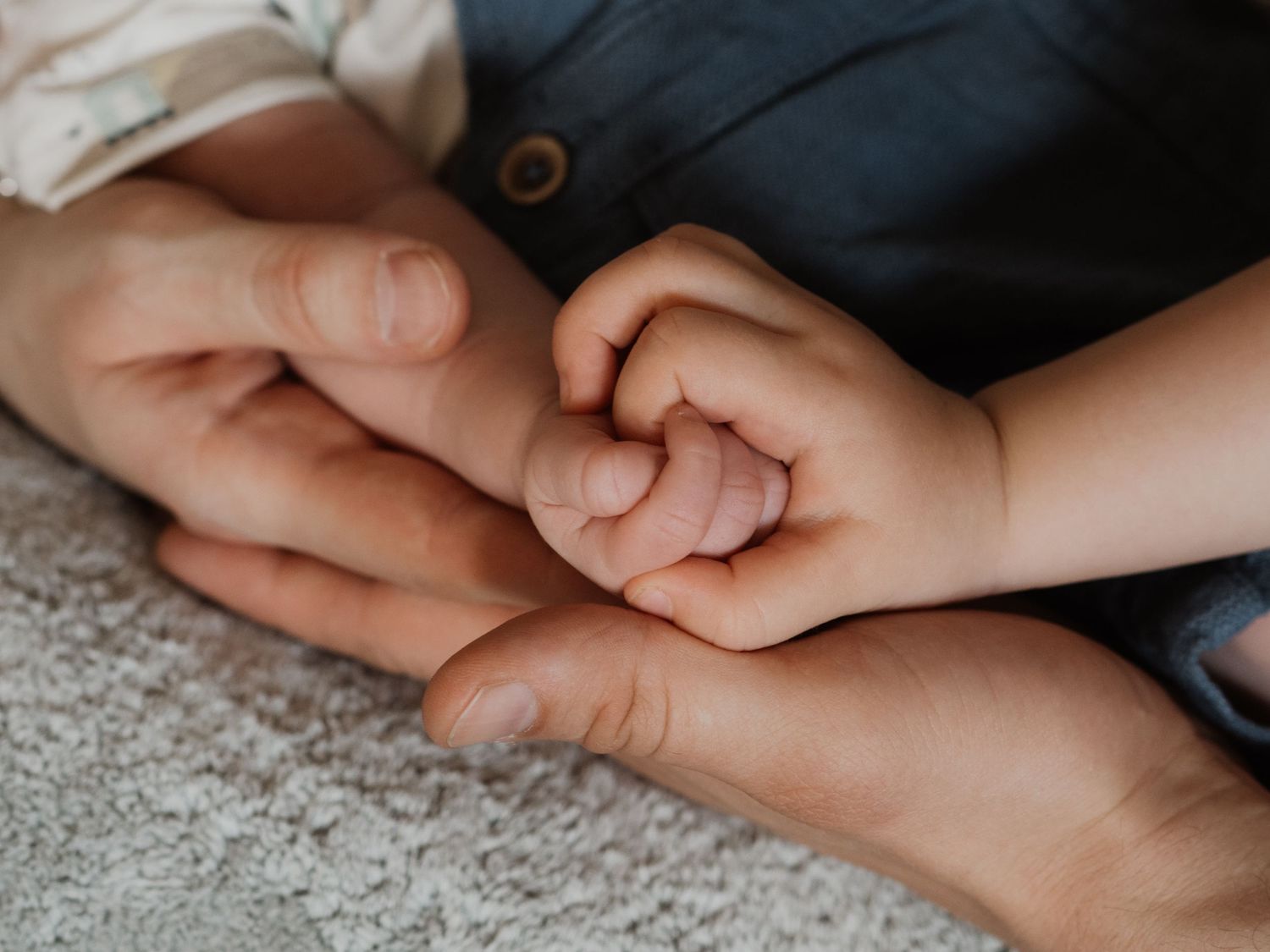 Natürliche Kinder & Familienfotos in Bochum ganz ohne Fotostudio, echt und ungestellt, fotografiert von Christina Förster Fotografie