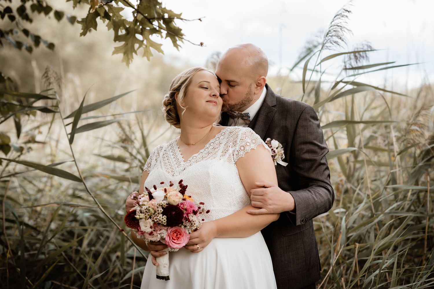 Brautpaarfoto - Hochzeitsfotograf Hattingen - Hochzeitsfotografin Christina Förster für natürliche und lebendige Hochzeitsreportagen.