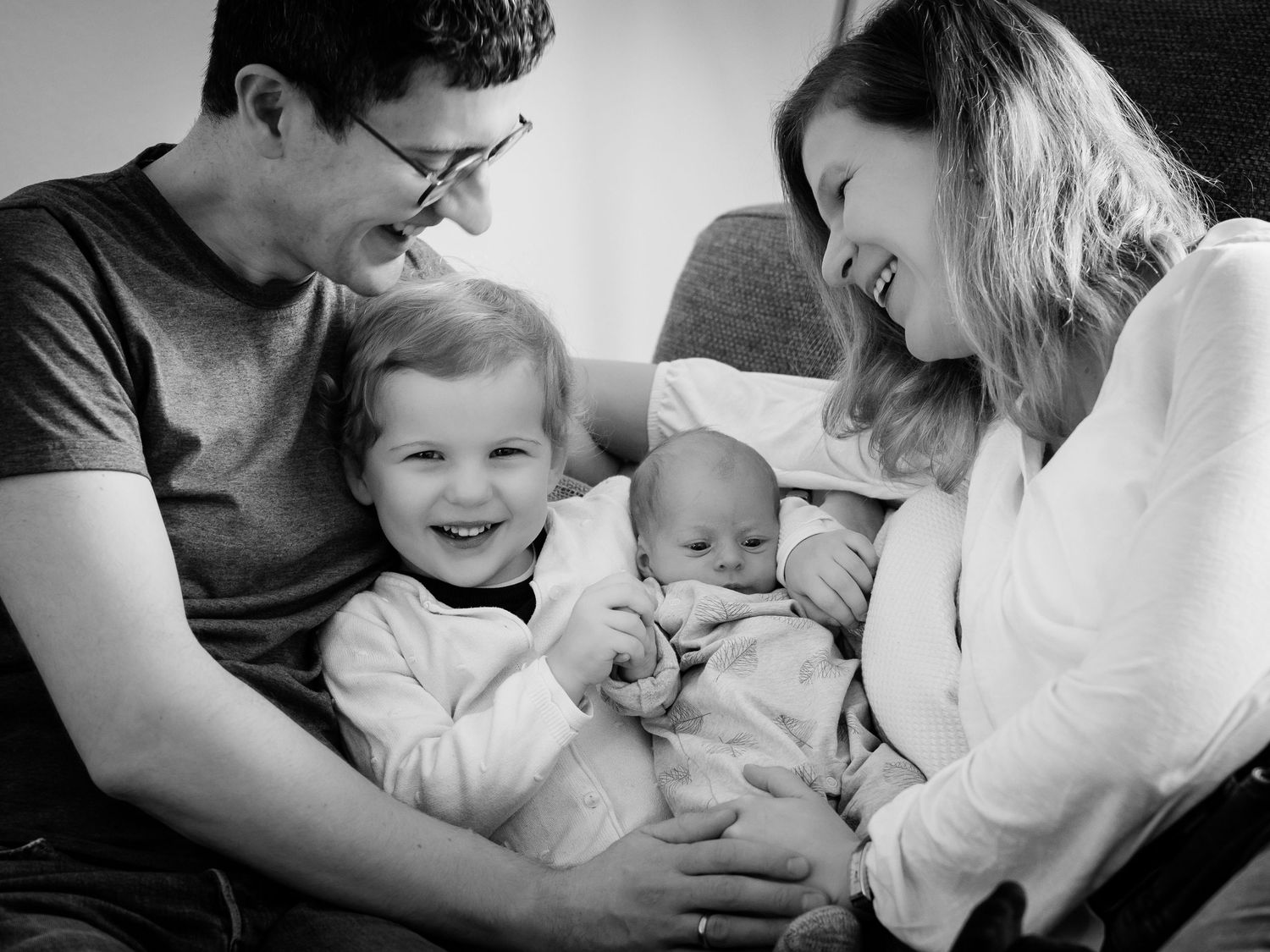Natürliche Kinder & Familienfotos in Bochum ganz ohne Fotostudio, echt und ungestellt, fotografiert von Christina Förster Fotografie