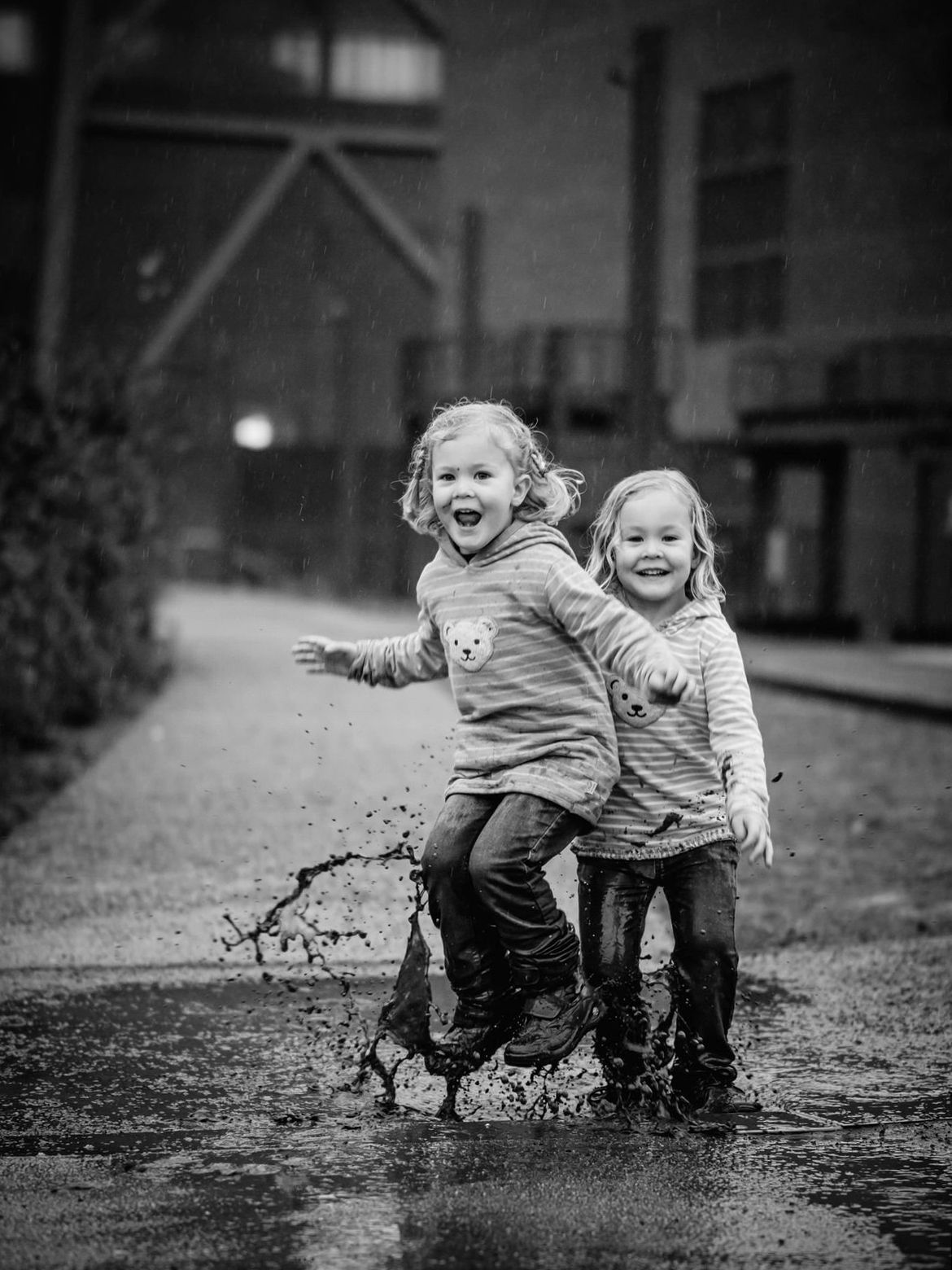 Natürliche Kinder & Familienfotos in Bochum ganz ohne Fotostudio, echt und ungestellt, fotografiert von Christina Förster Fotografie