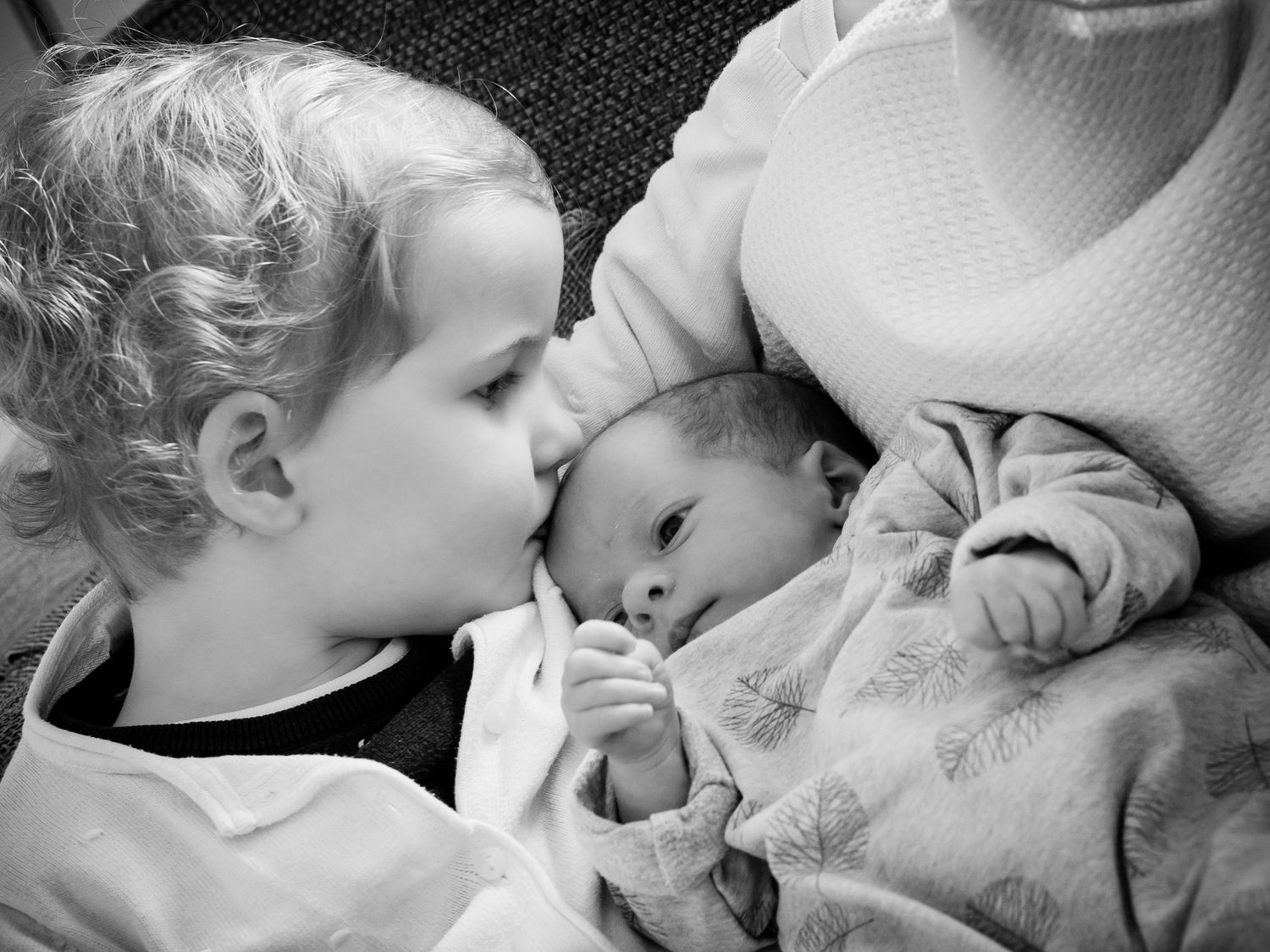 Natürliche Kinder & Familienfotos in Bochum ganz ohne Fotostudio, echt und ungestellt, fotografiert von Christina Förster Fotografie
