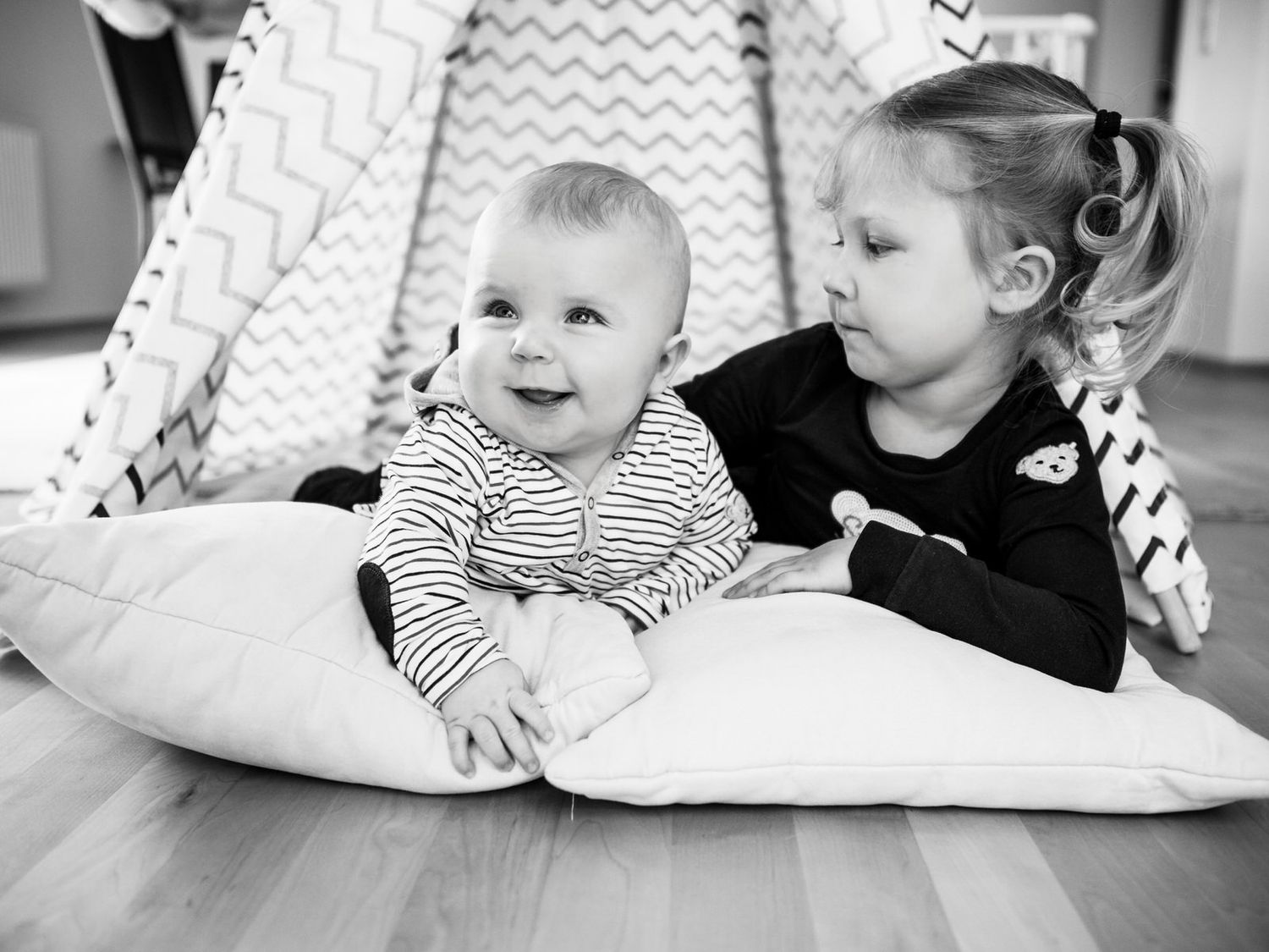 Natürliche Kinder & Familienfotos in Bochum ganz ohne Fotostudio, echt und ungestellt, fotografiert von Christina Förster Fotografie
