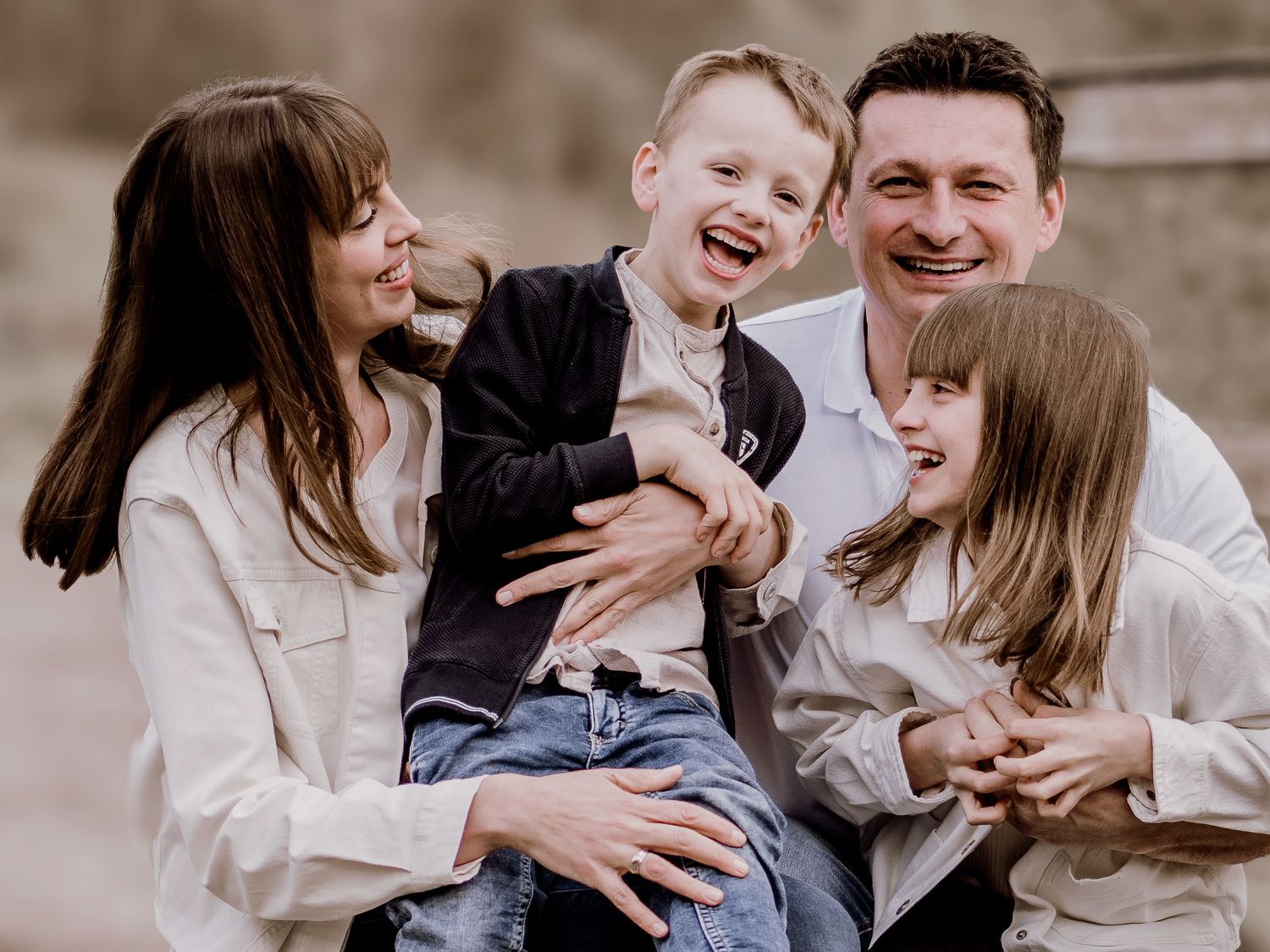 Natürliche Kinder & Familienfotos in Bochum ganz ohne Fotostudio, echt und ungestellt, fotografiert von Christina Förster Fotografie
