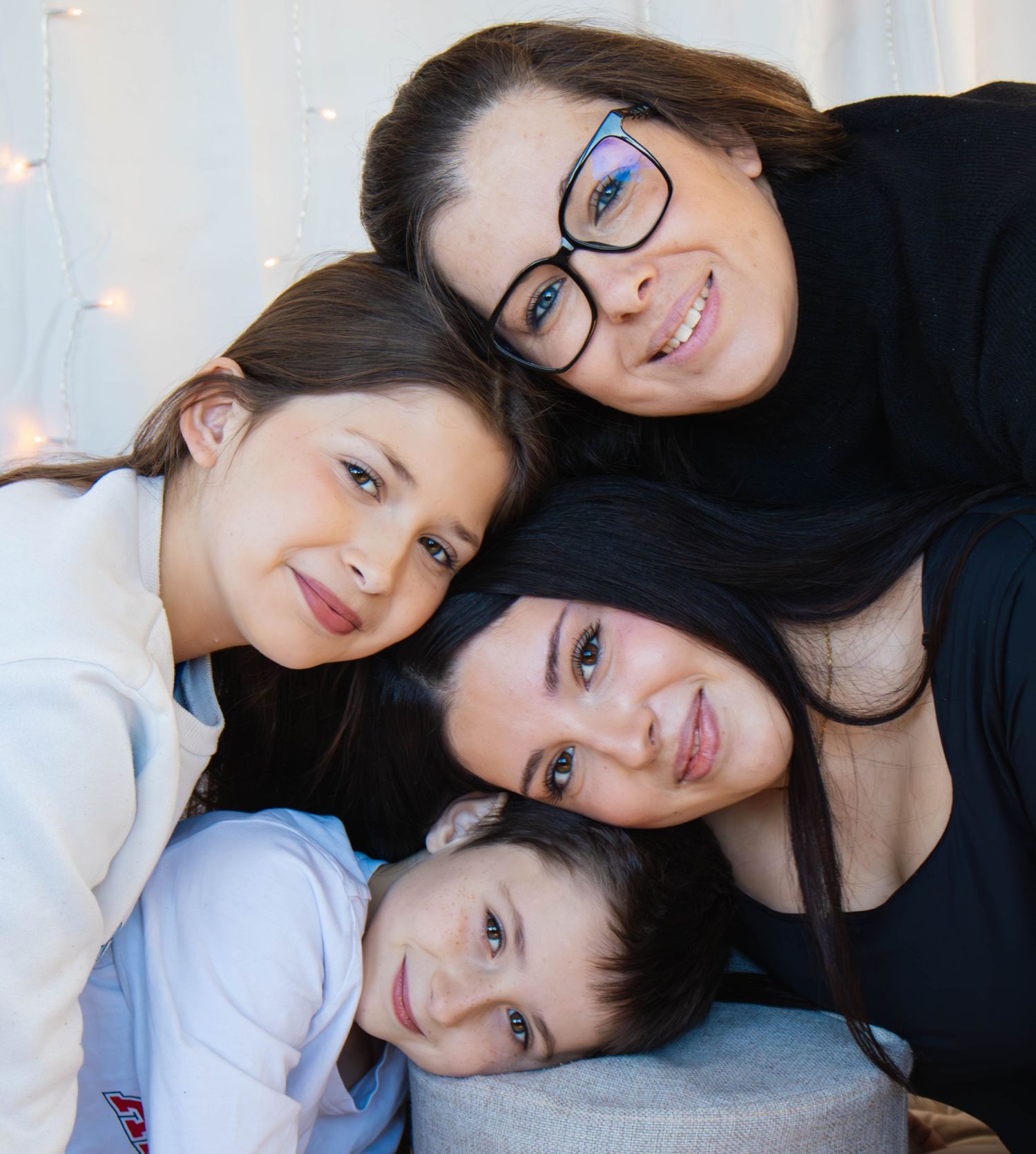 Une séance famille réalisée au studio à L'Arbresle ( Lyon)