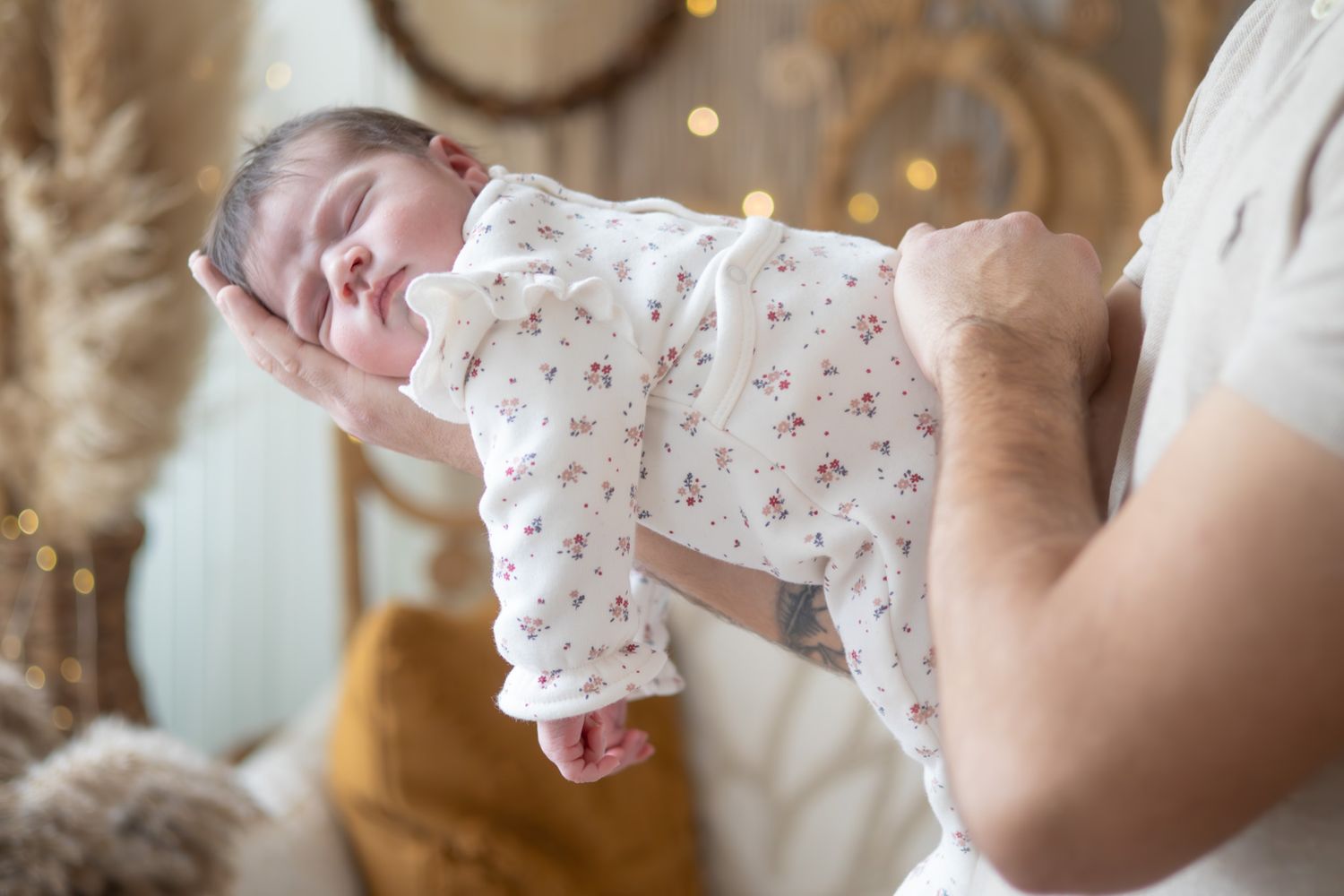 bébé lors d'une séance naissance au studio