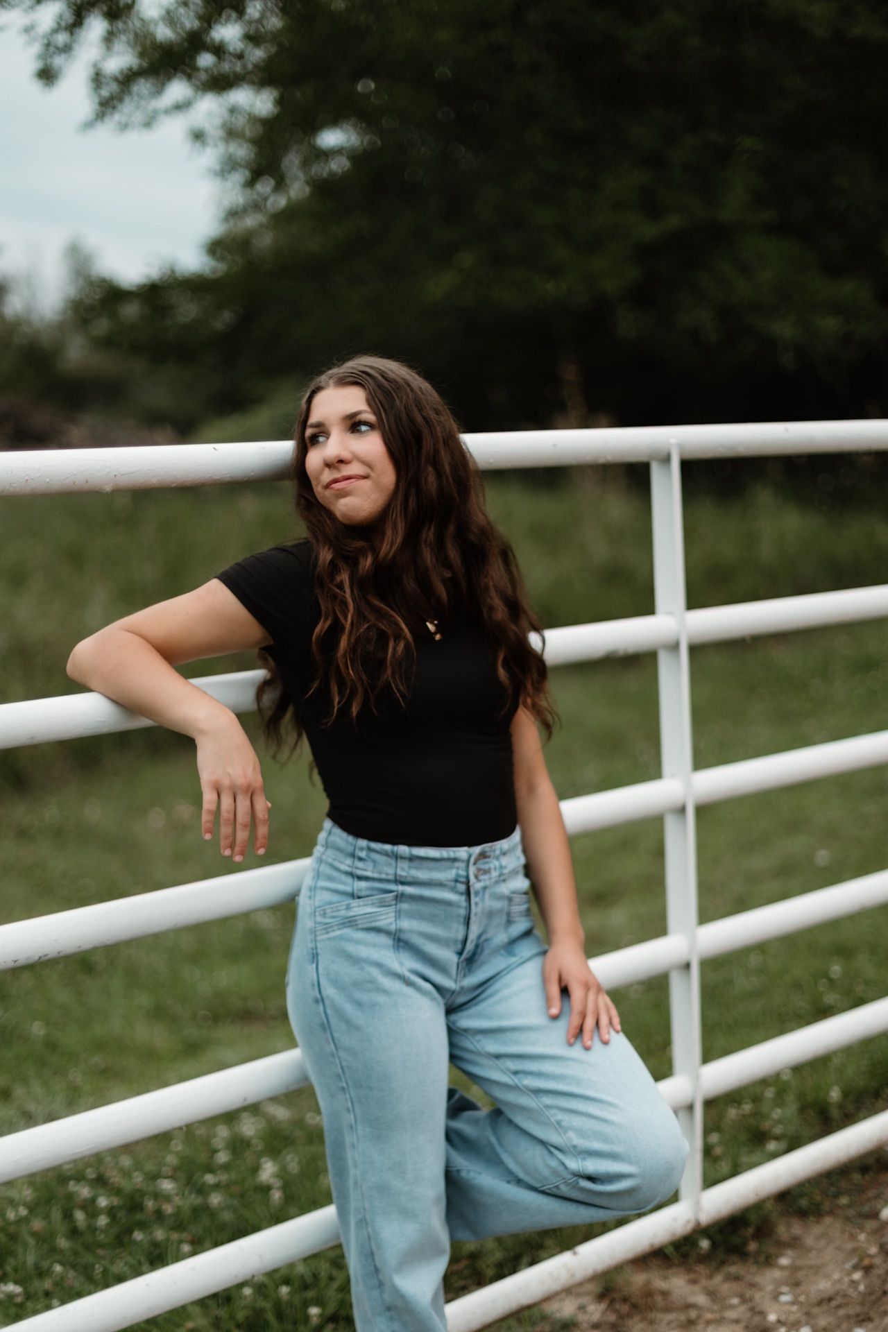 Minneapolis senior photography featuring relaxed, natural posing