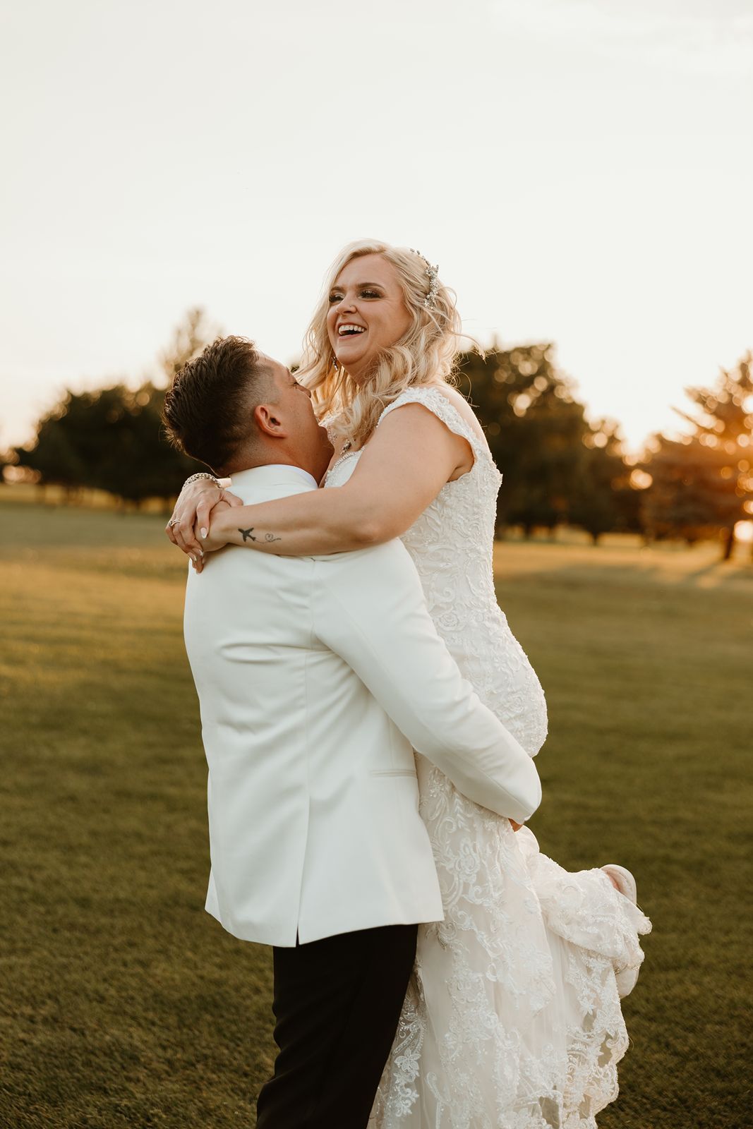 Golden hour portraits on the golf course at the Wexford at Emerald Greens