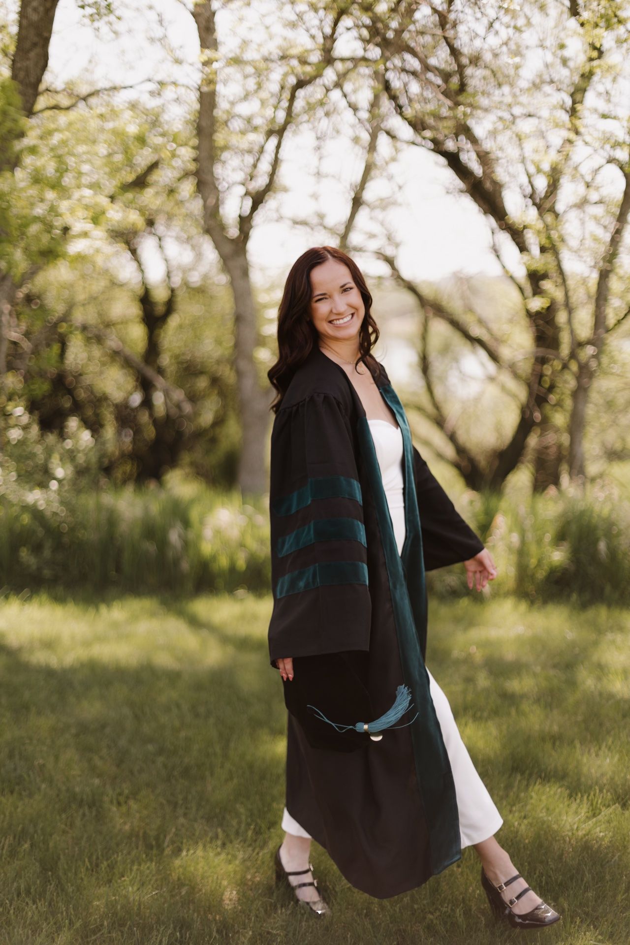 Minneapolis graduation photography at a gorgeous park