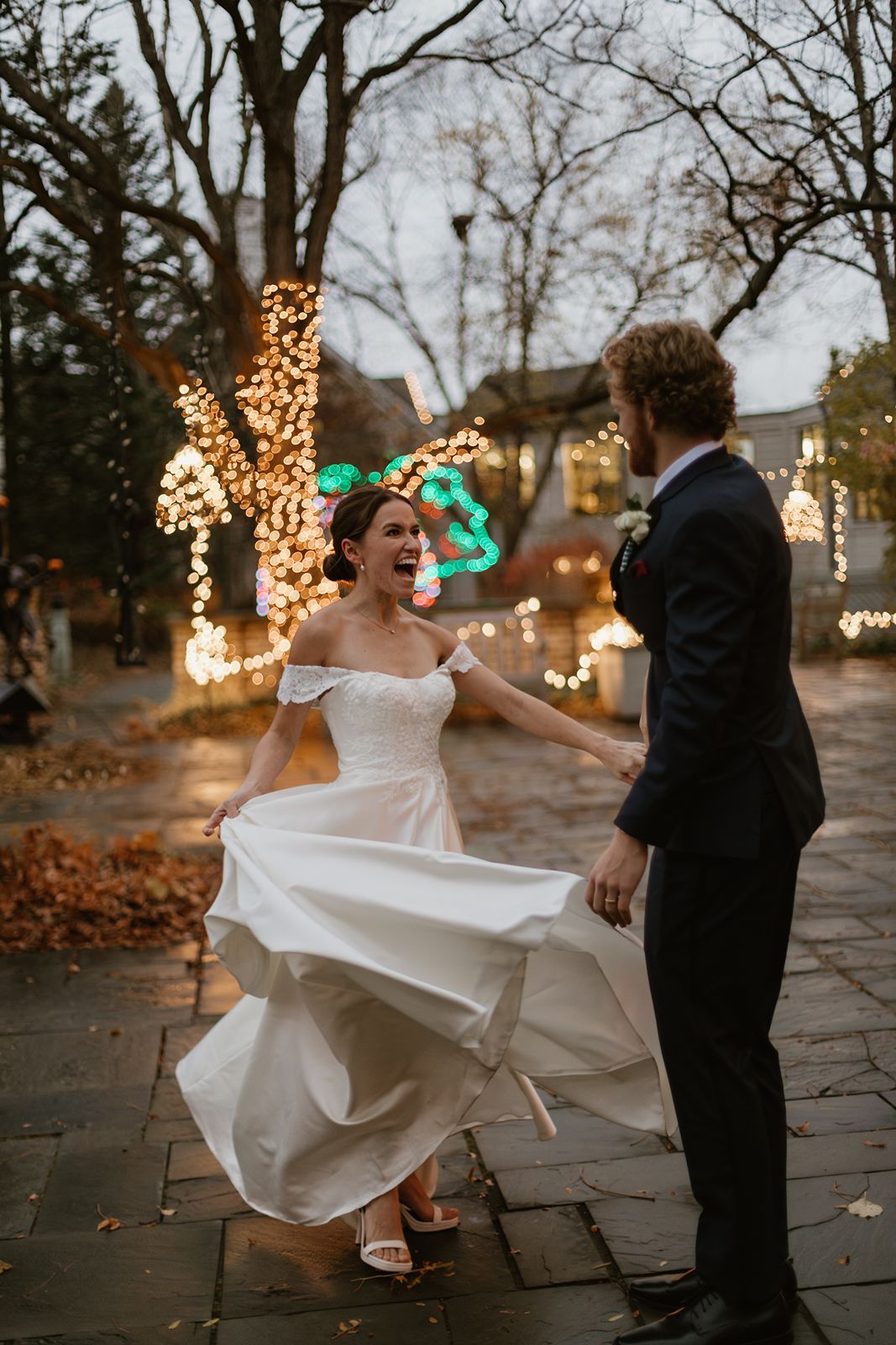 Christmastime wedding at the Minnesota Landscape Arboretum