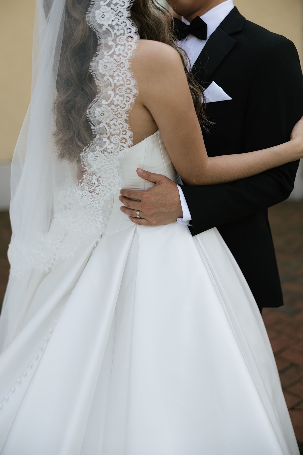Minneapolis wedding photography showcasing romantic couple portraits