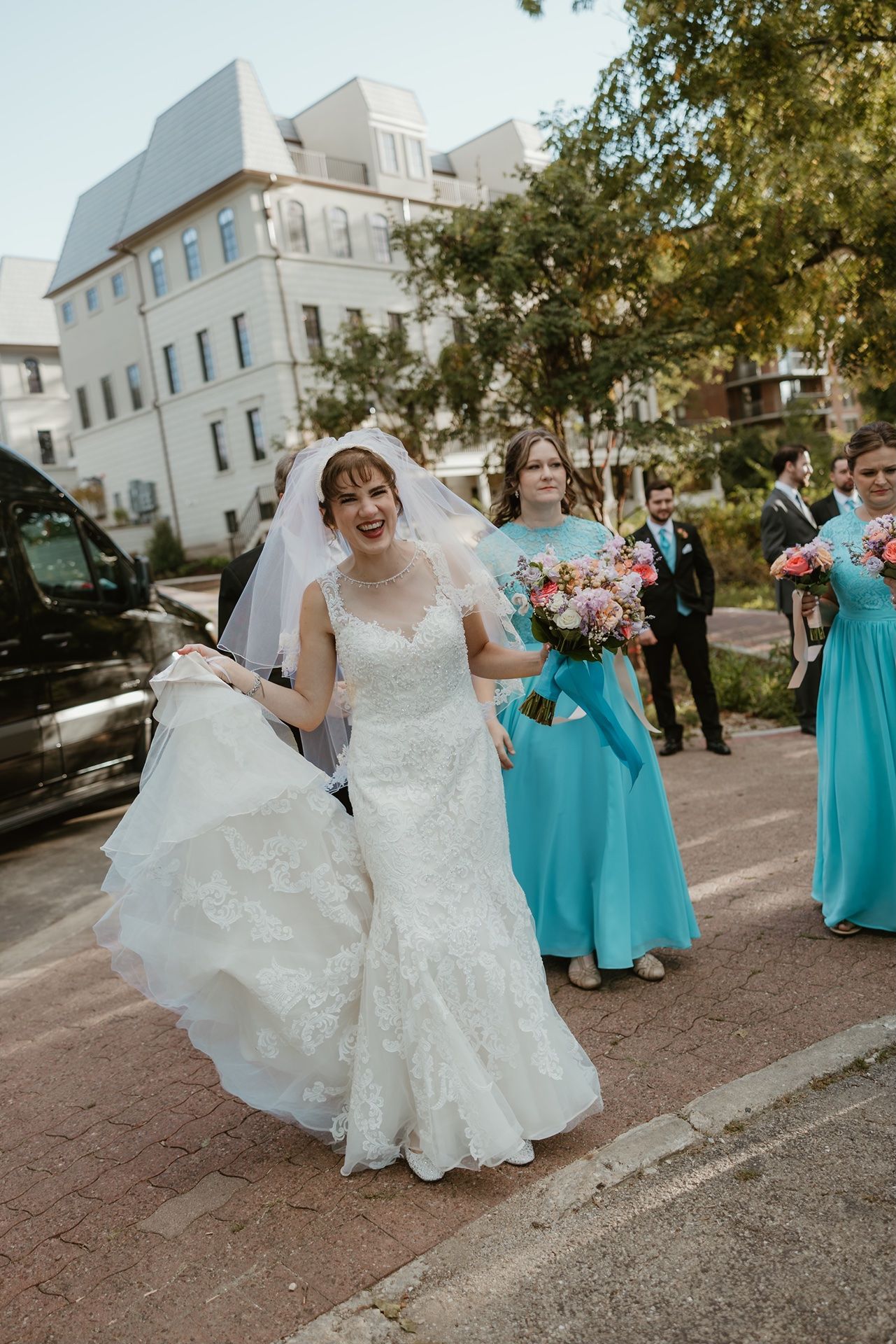 Minneapolis wedding photographer documenting natural, candid laughter