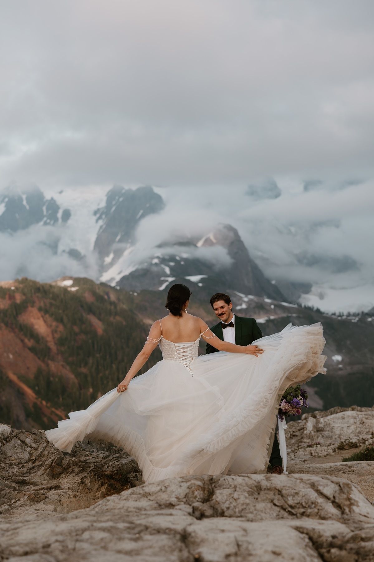 Adventure elopement photographer capturing golden hour portraits in the Cascade Range