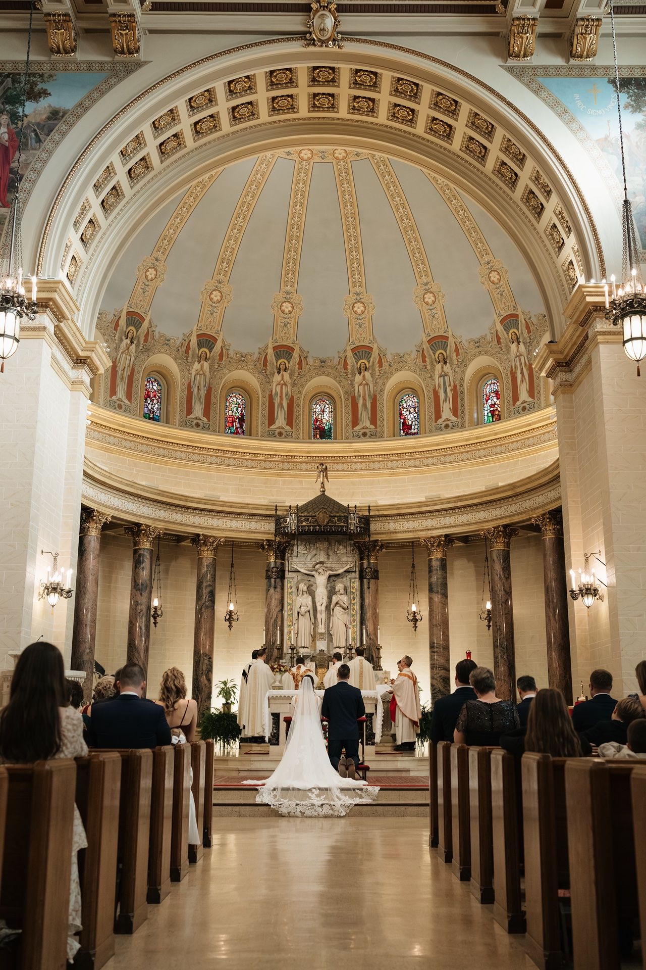 Minneapolis wedding photography capturing candid ceremony moments