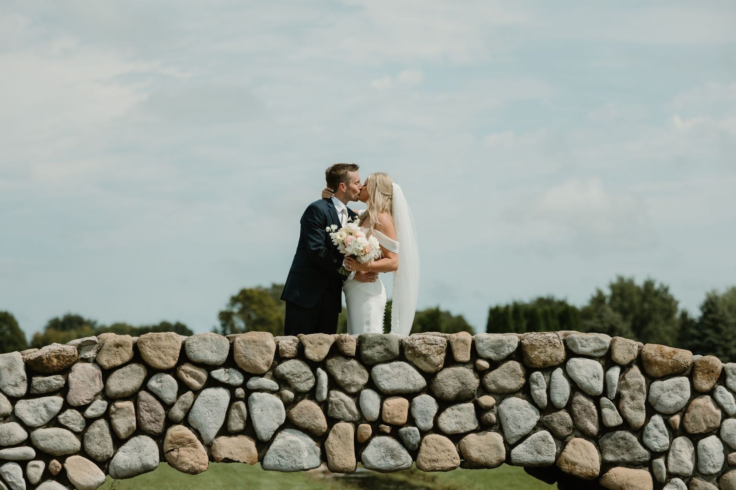 Timeless golf course wedding in Hastings, MN