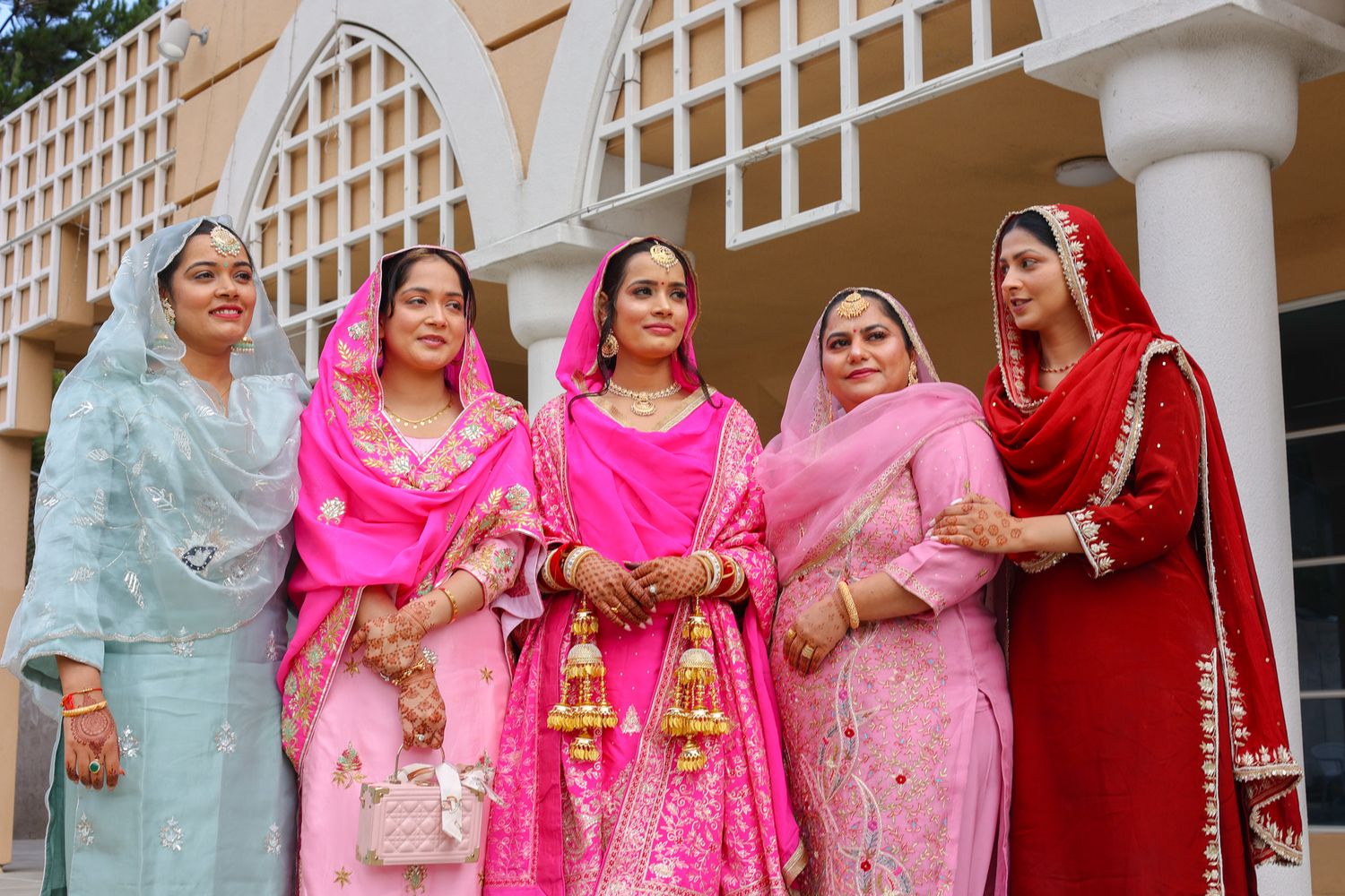 The wedding ceremony by Chehar Lux Studio preserves  joyful moments.