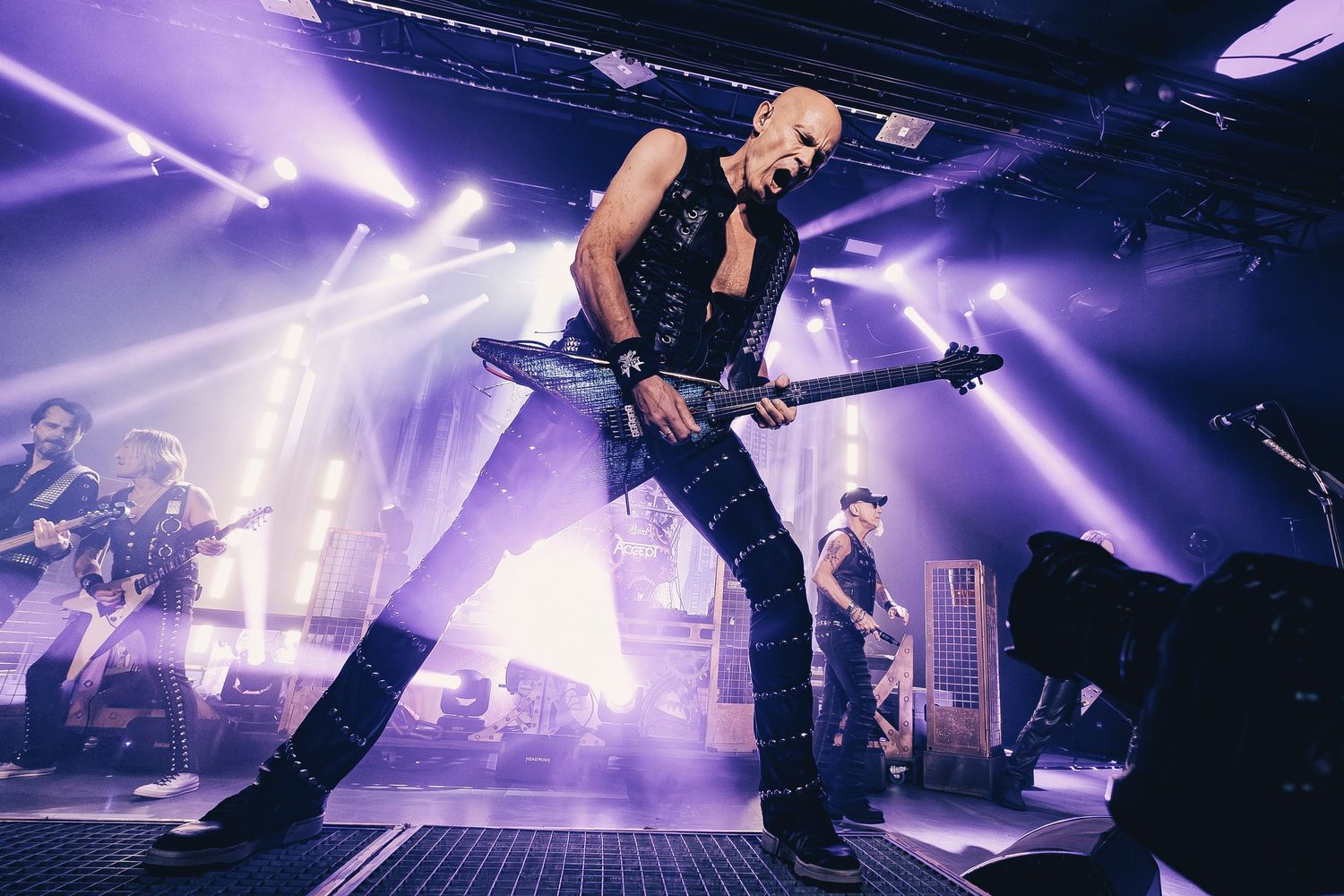 Only Metal Photos - Adeppt