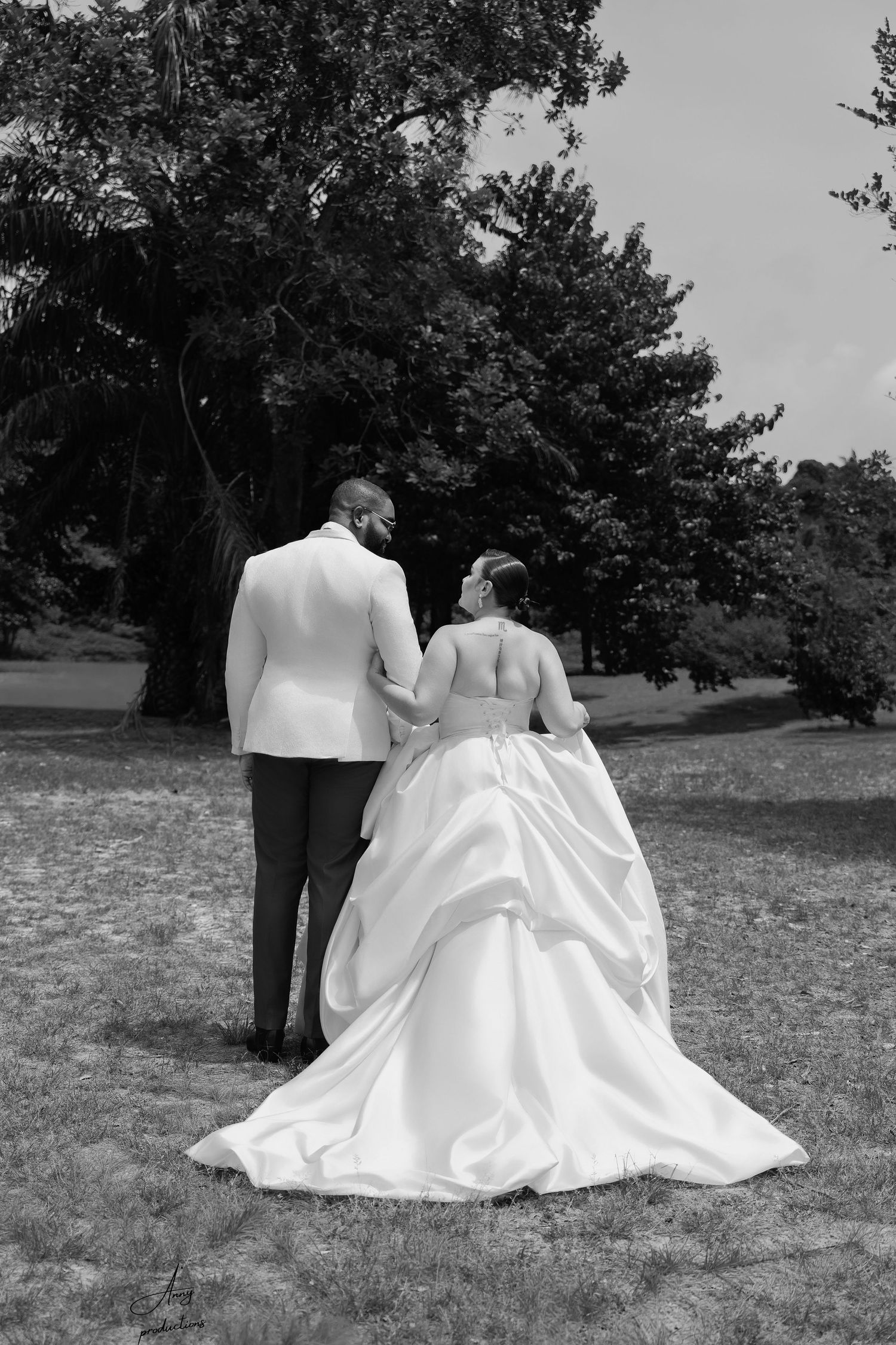 bride and groom on wedding day, photographed by Anny Productions Photography.