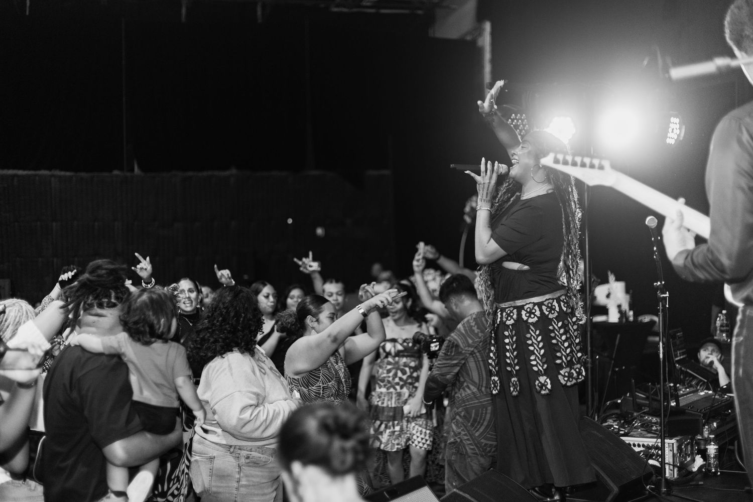 fun concert at kansas city wedding reception