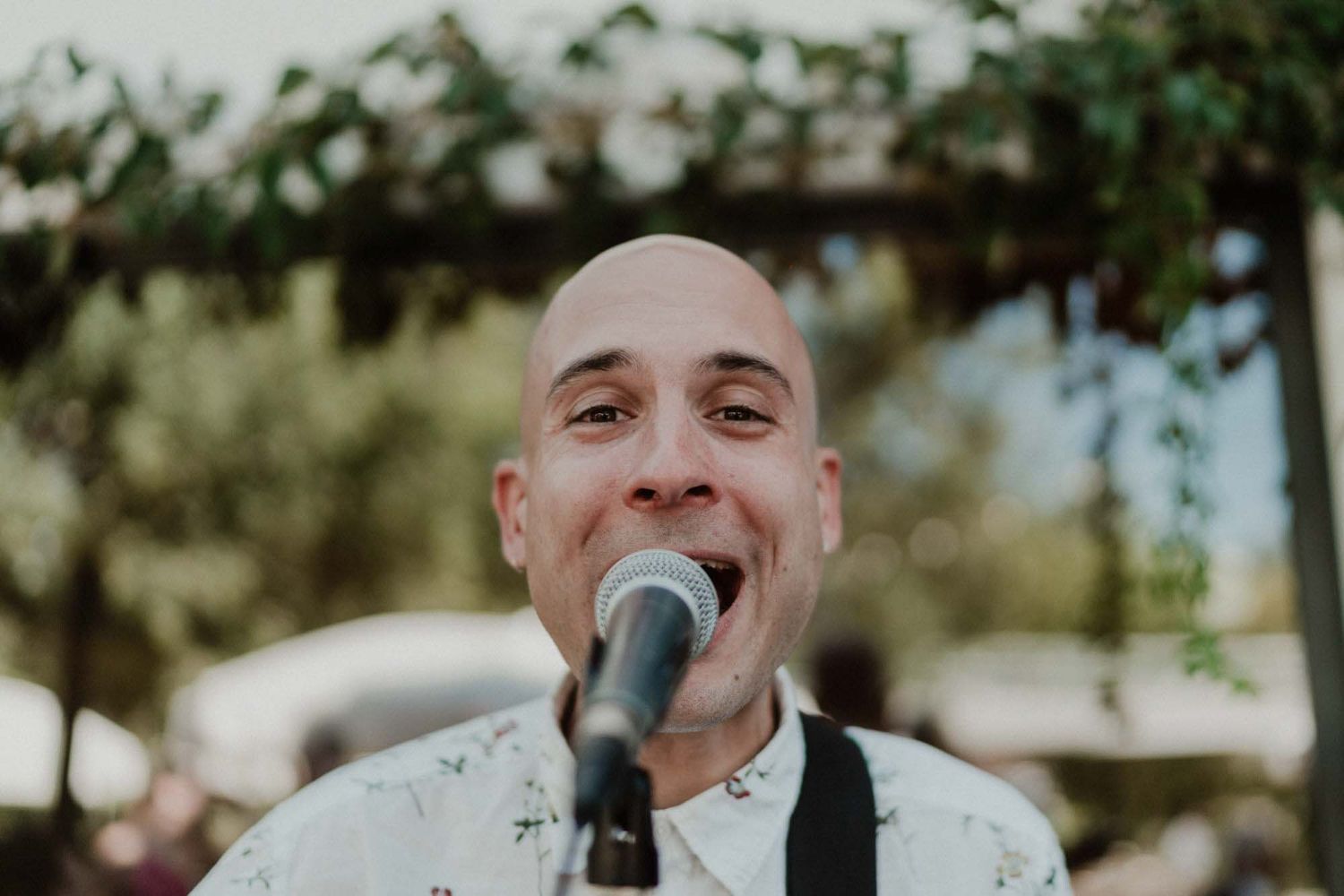 live music during wedding celebration in portugal