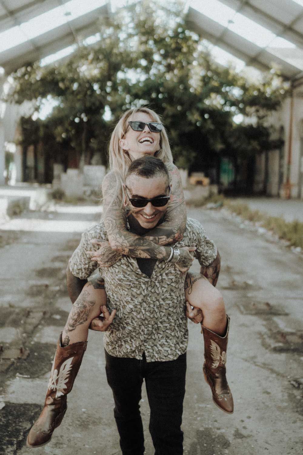 Relaxed elopement couple Portugal